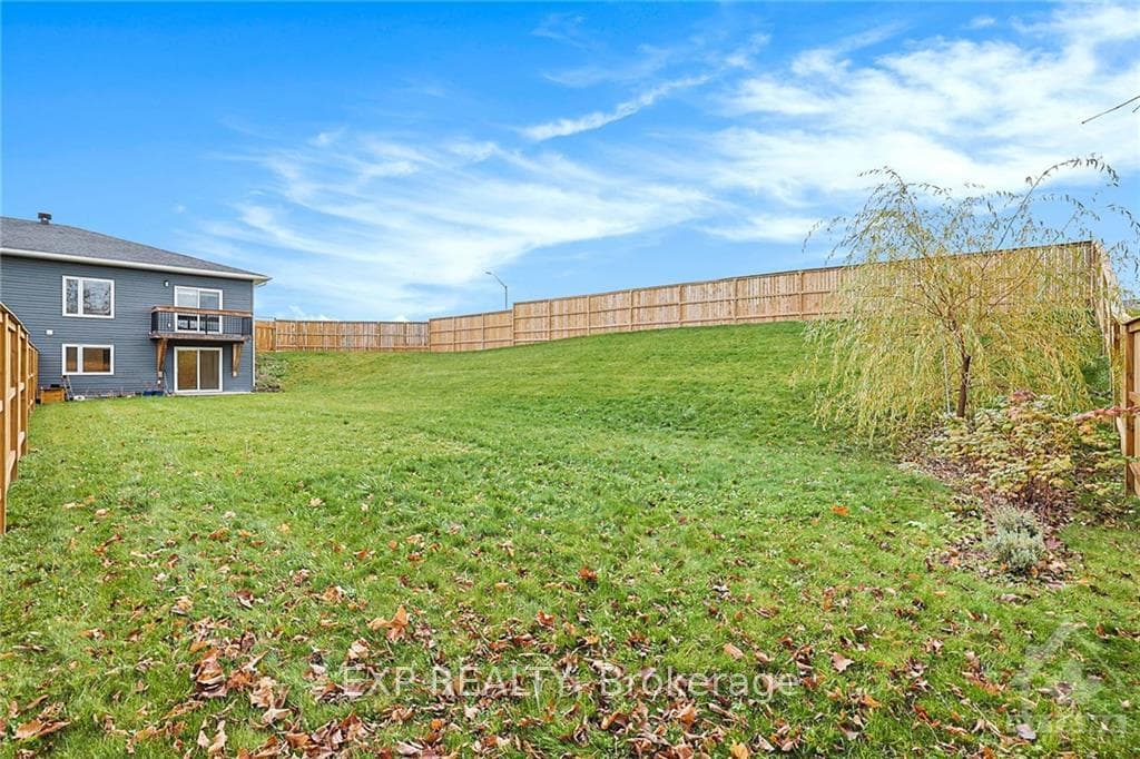 302 FORESTVIEW Crescent photo 22