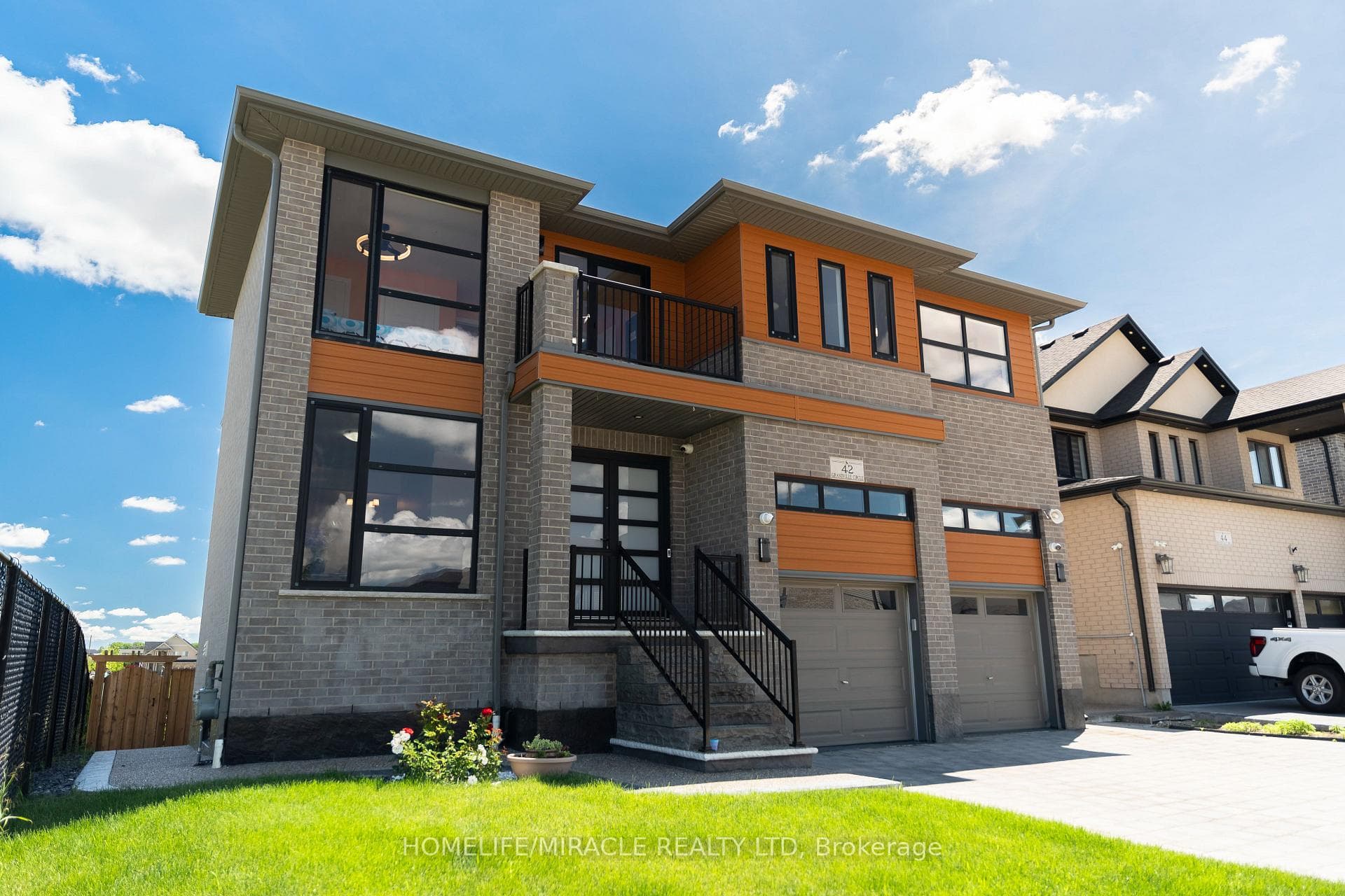42 Grandville Circle photo 4