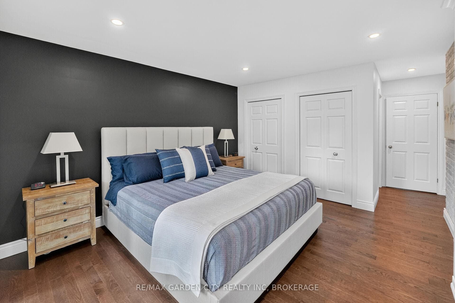 656 Memorial Drive photo 26