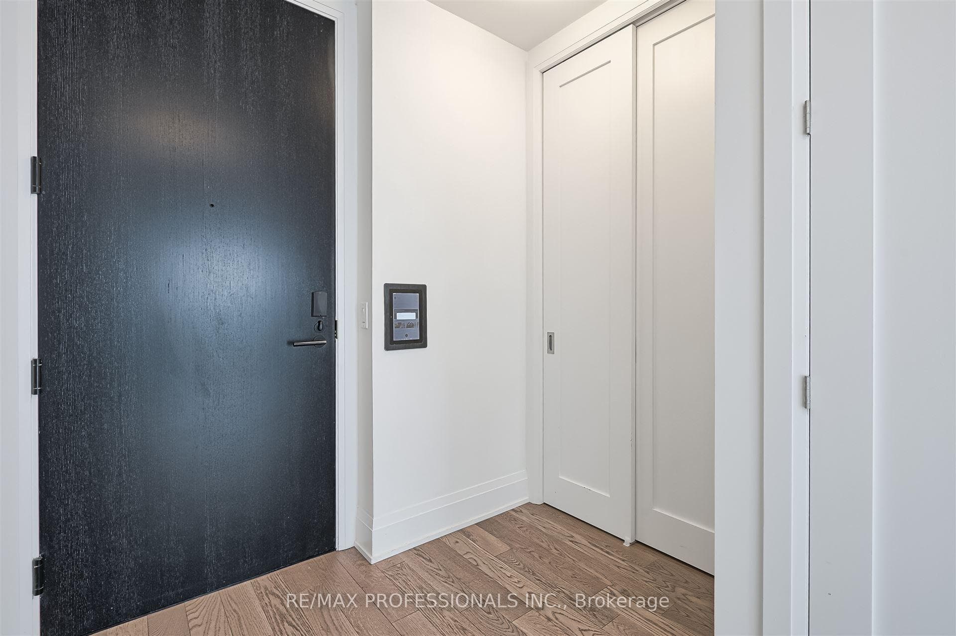 470 Front Street Unit GPH13 photo 9
