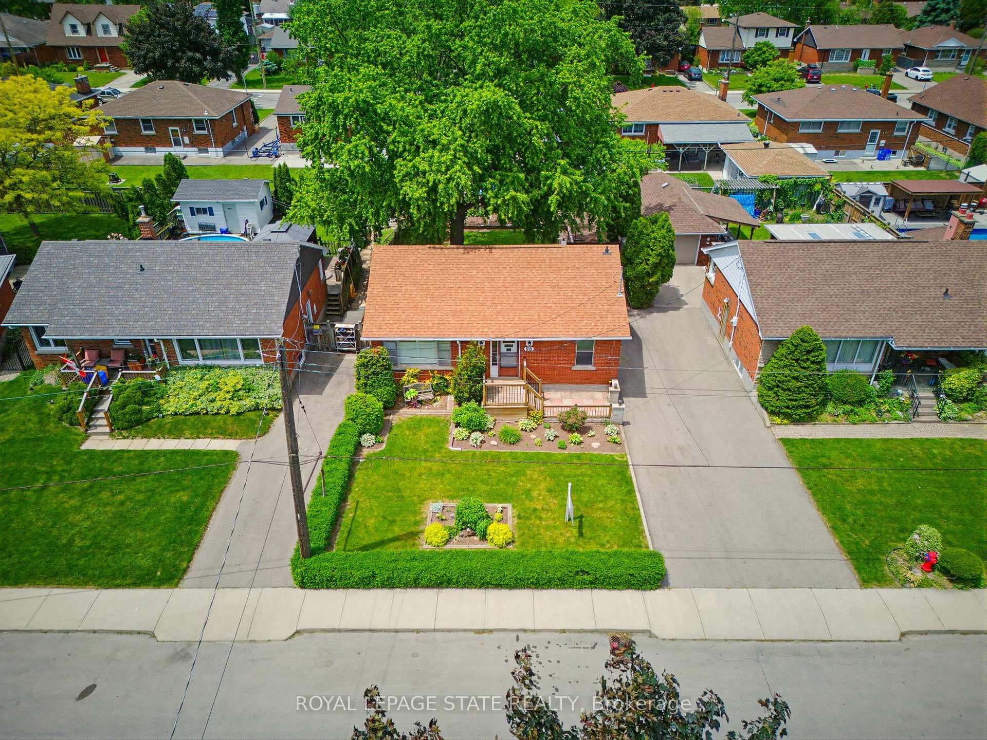 98 Wise Crescent photo 2