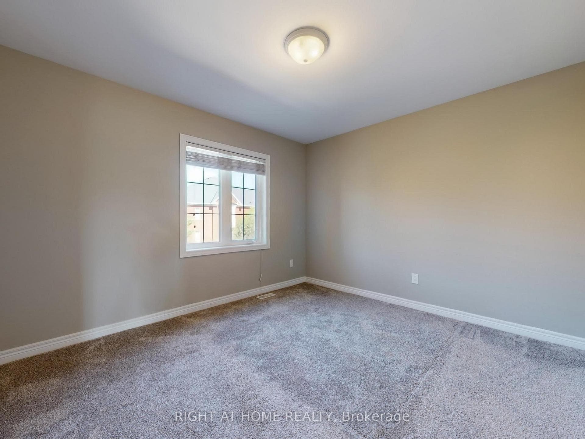 537 Vaughan Court photo 34