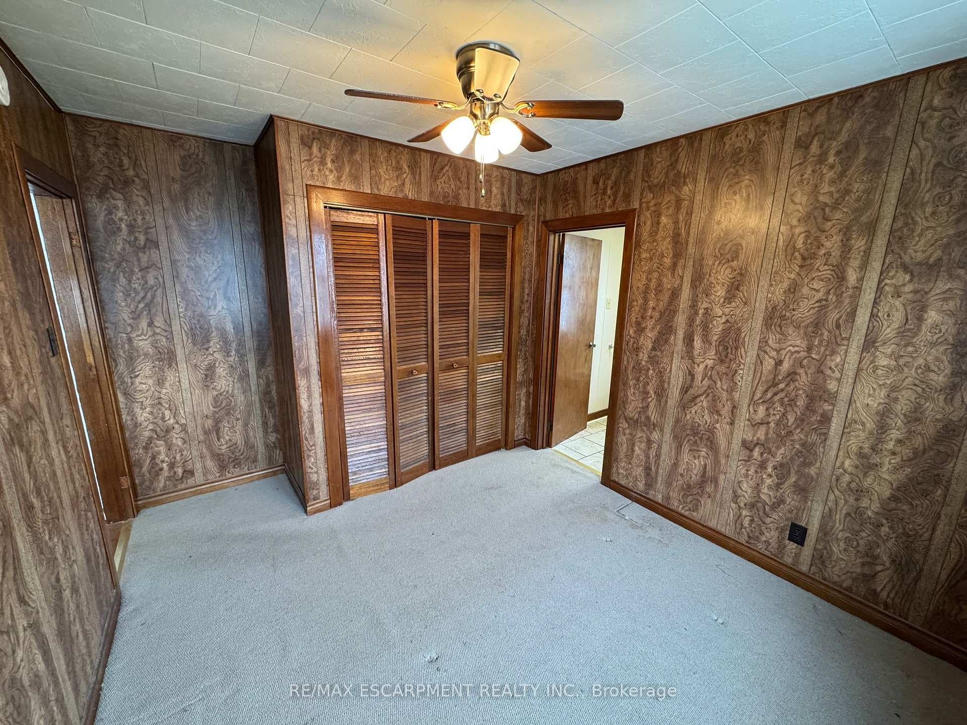 17 Lyons Avenue Unit 3 photo 4
