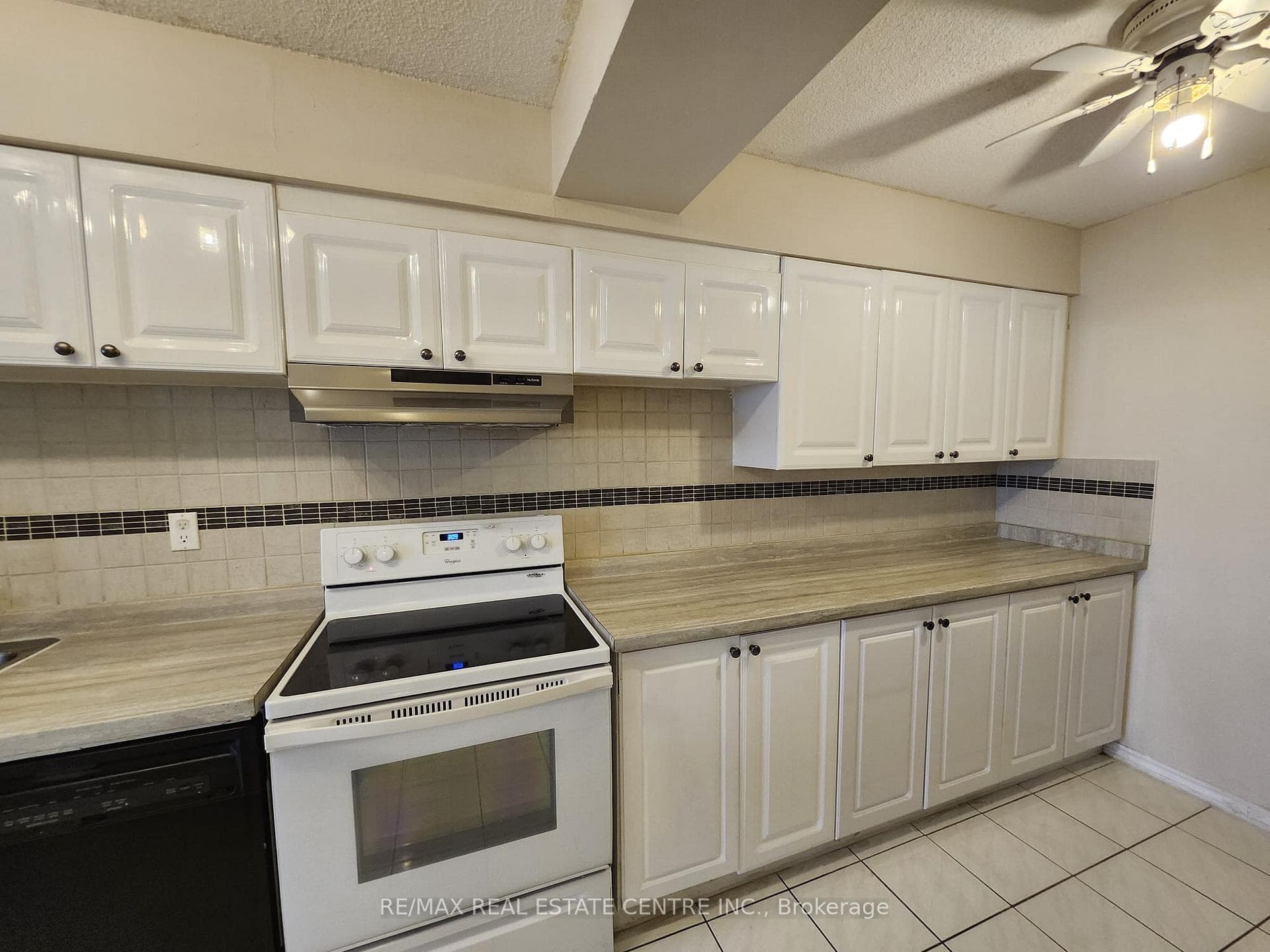 45 Sunrise Avenue Unit 1012 photo 9