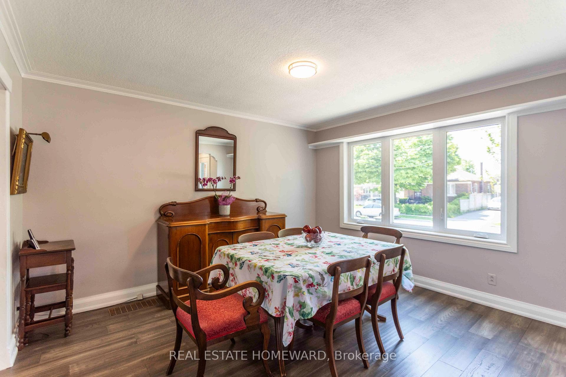 123 Ellington Drive photo 5