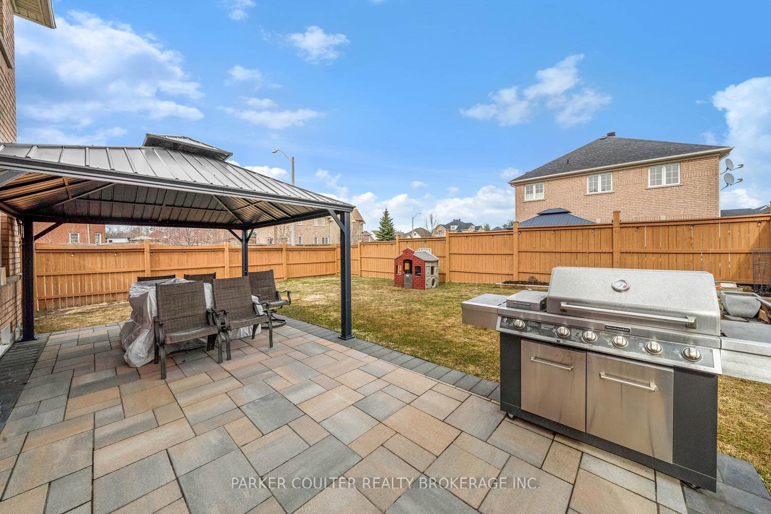 181 Sovereign's Gate photo 22