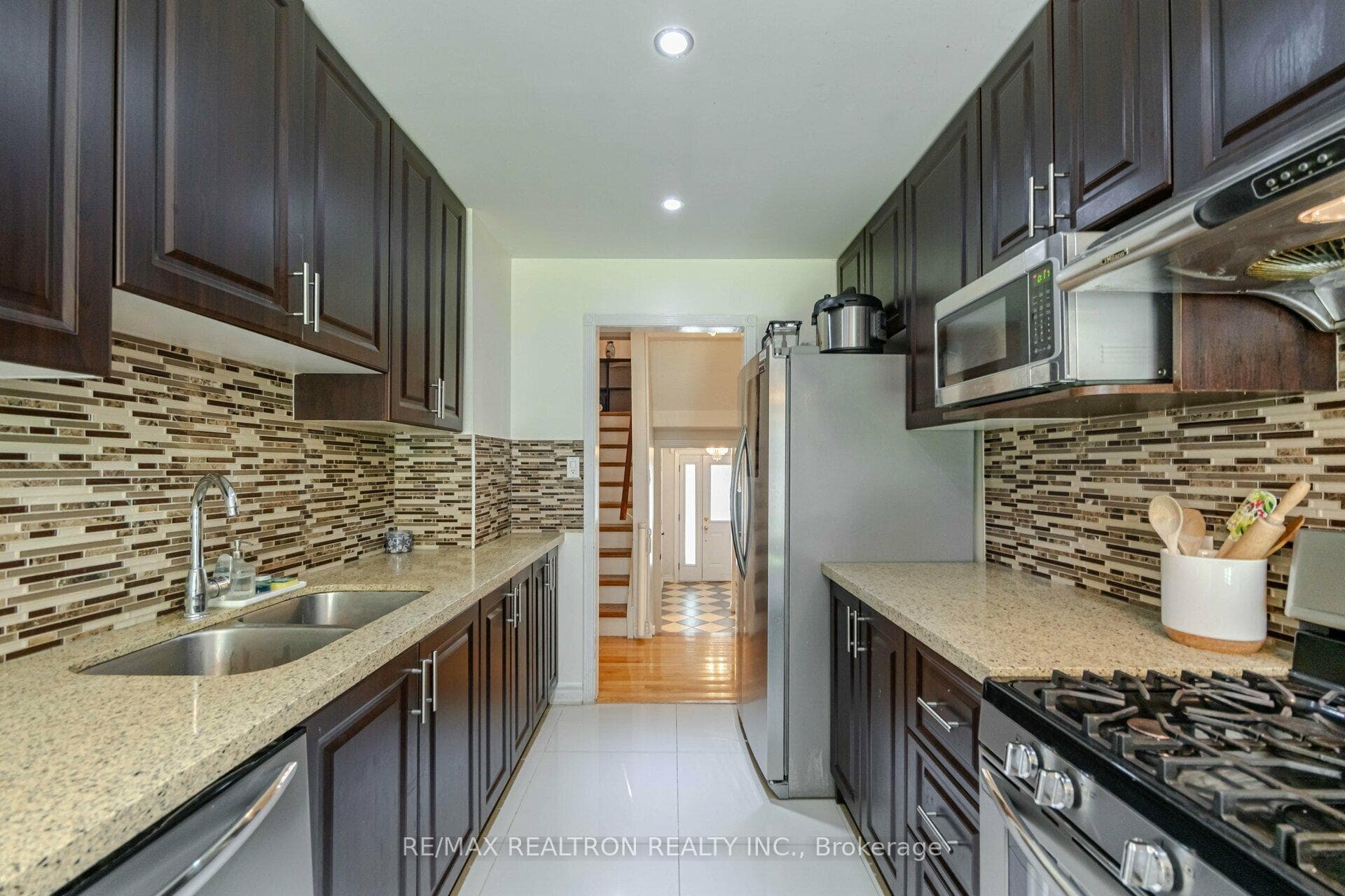 28 Verne Crescent photo 6