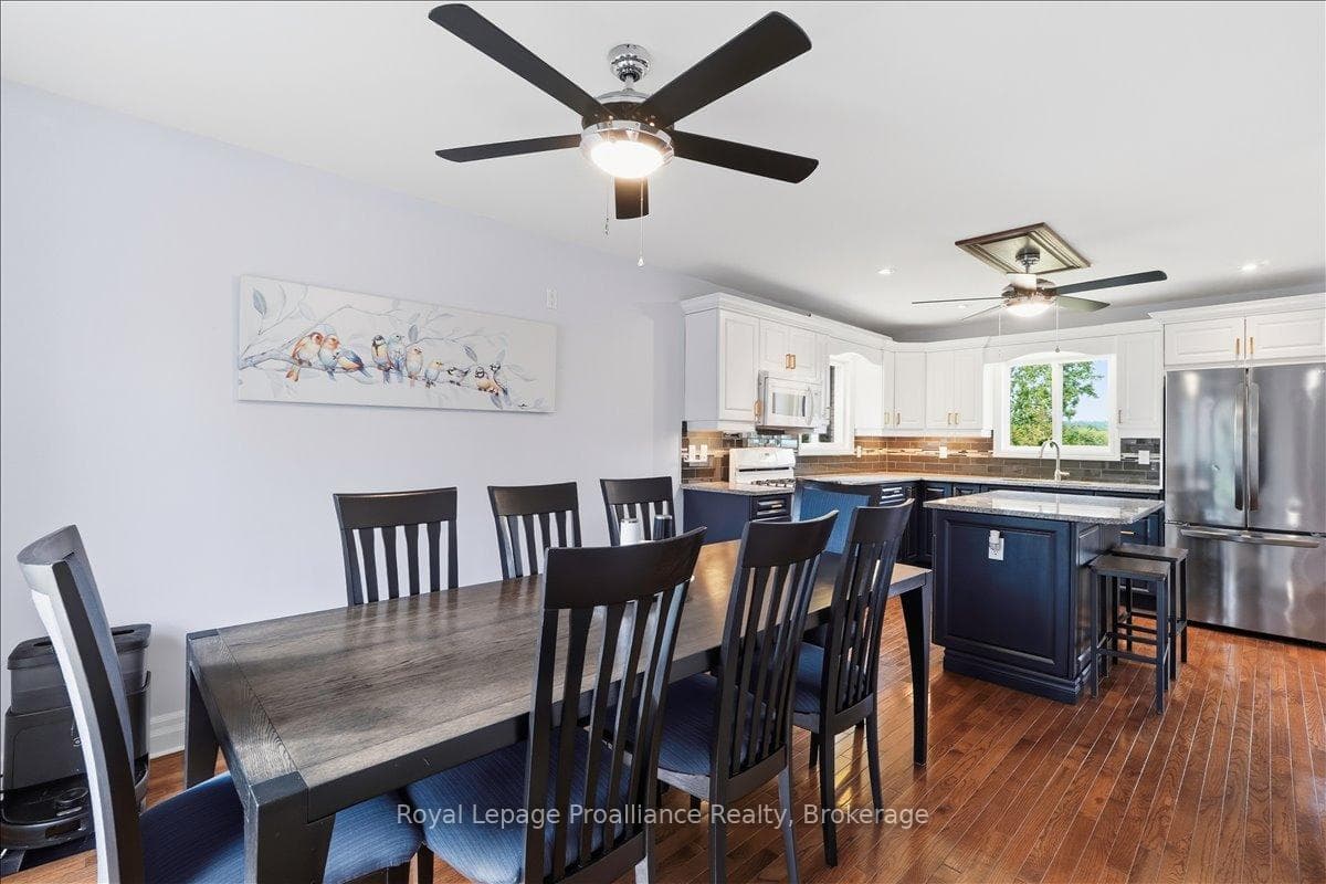 229 Henry Street photo 9