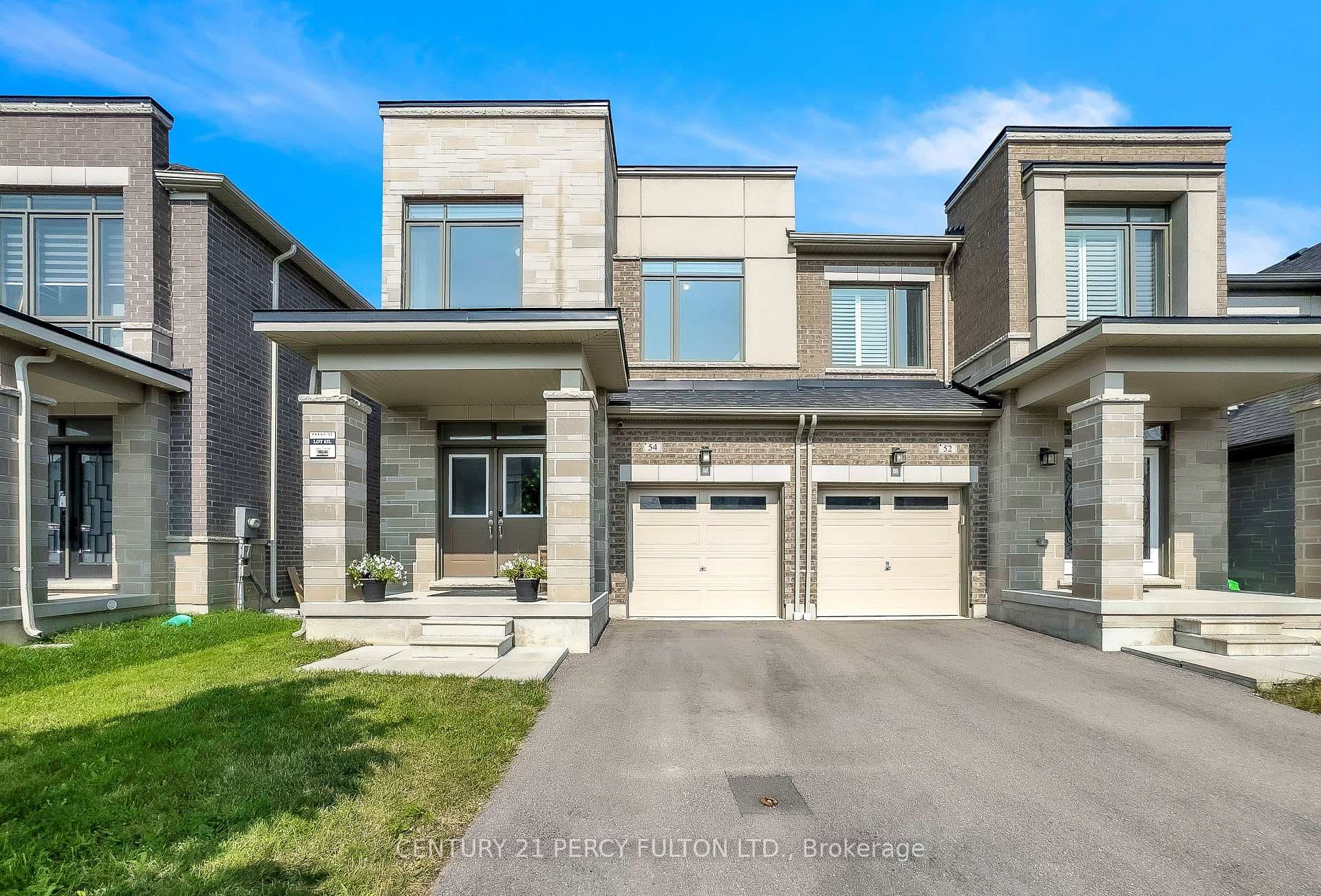 54 Conarty Crescent photo 2