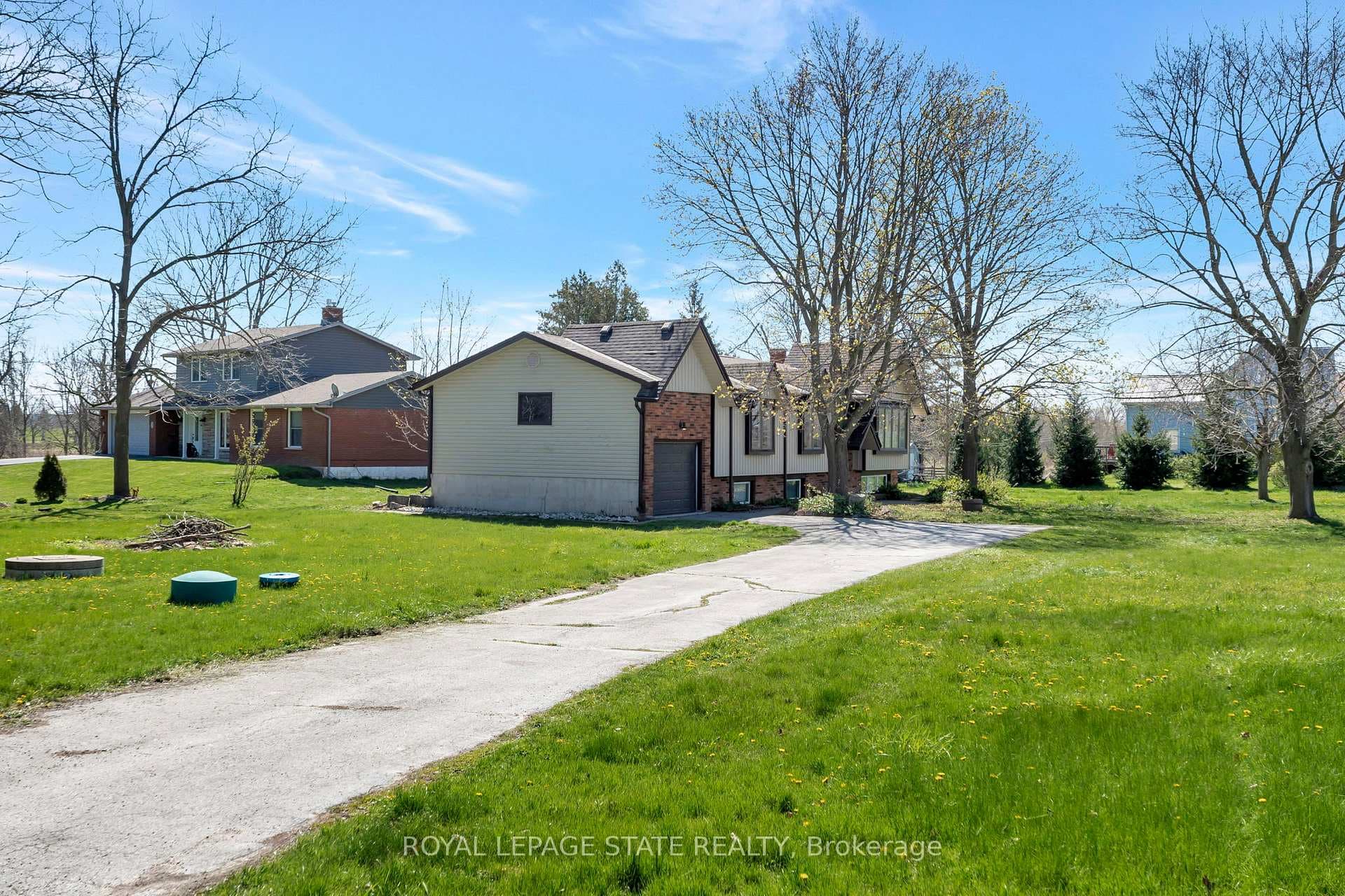 560 Westover Road photo 8