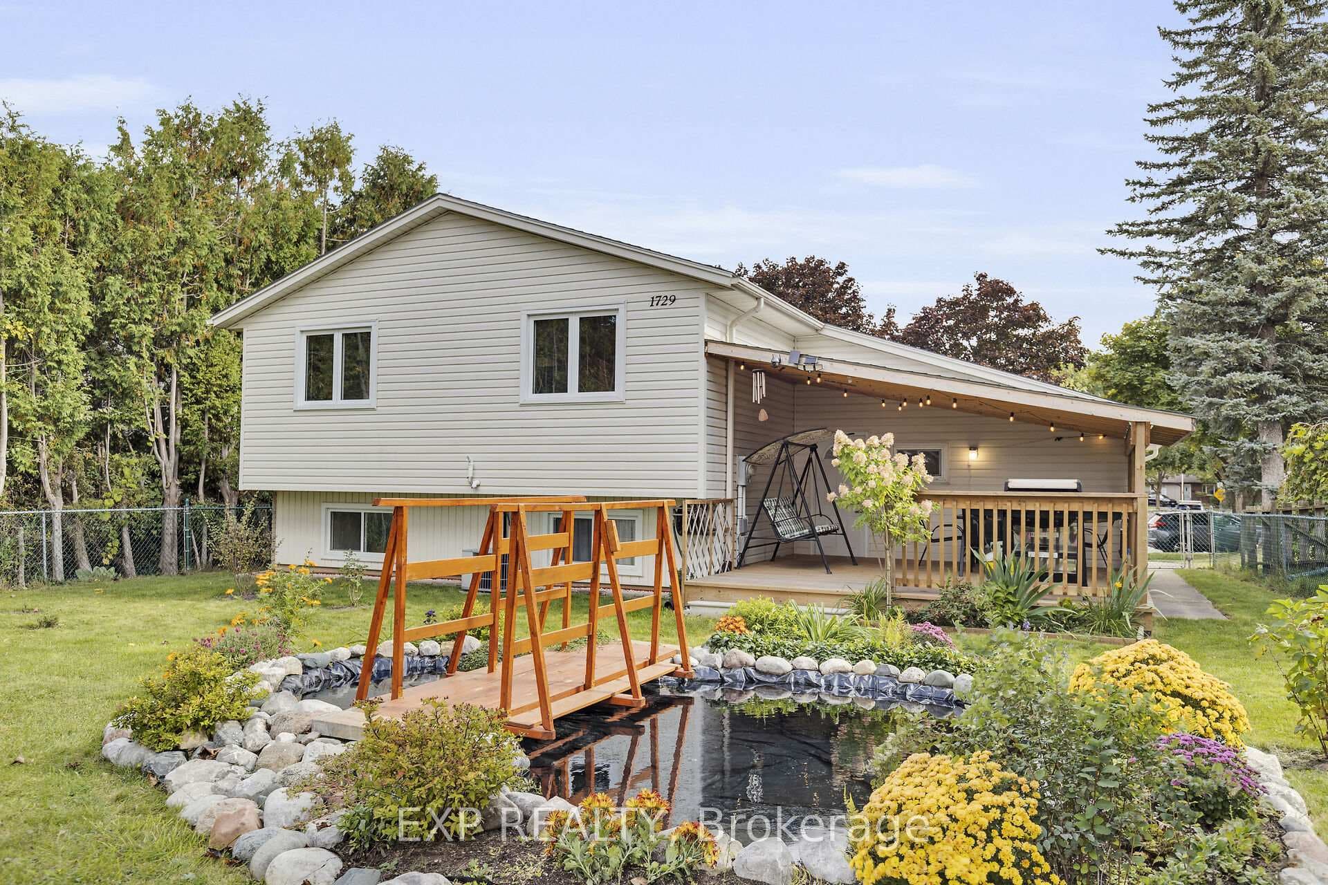 1729 ALDERSBROOK Road photo 10
