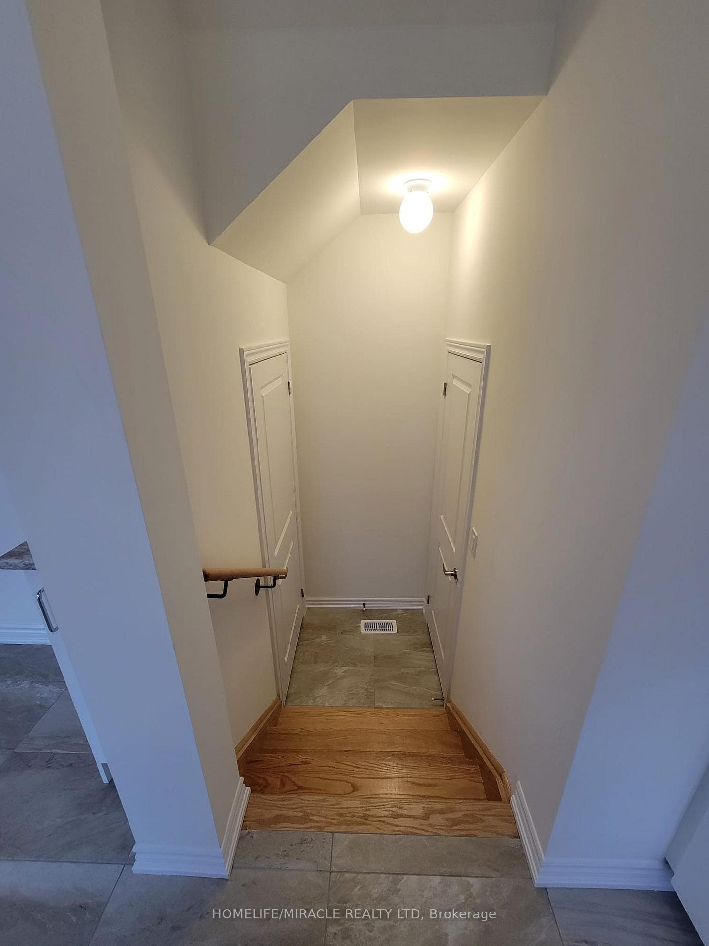 37 Durham Avenue photo 14
