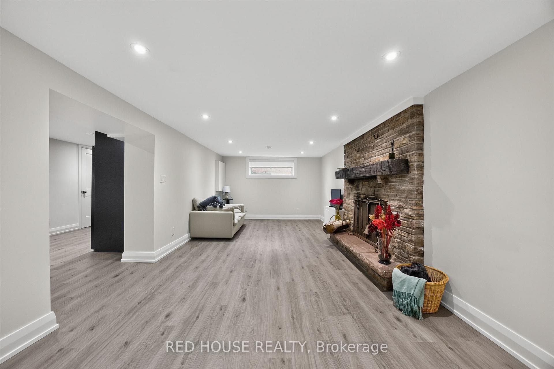 70 Beaverbrook Avenue Unit Basement photo 7
