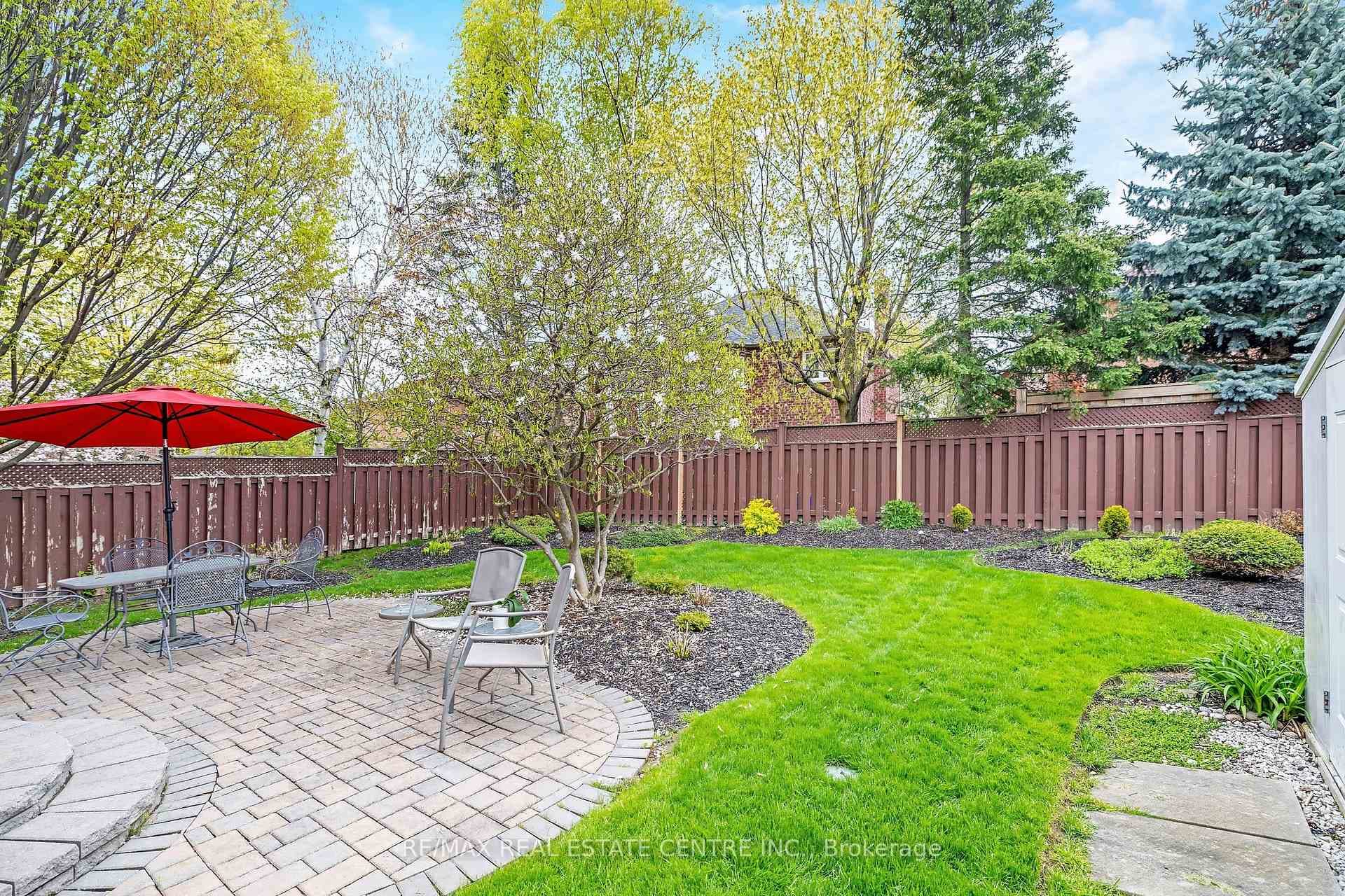 48 Samuel Crescent photo 41