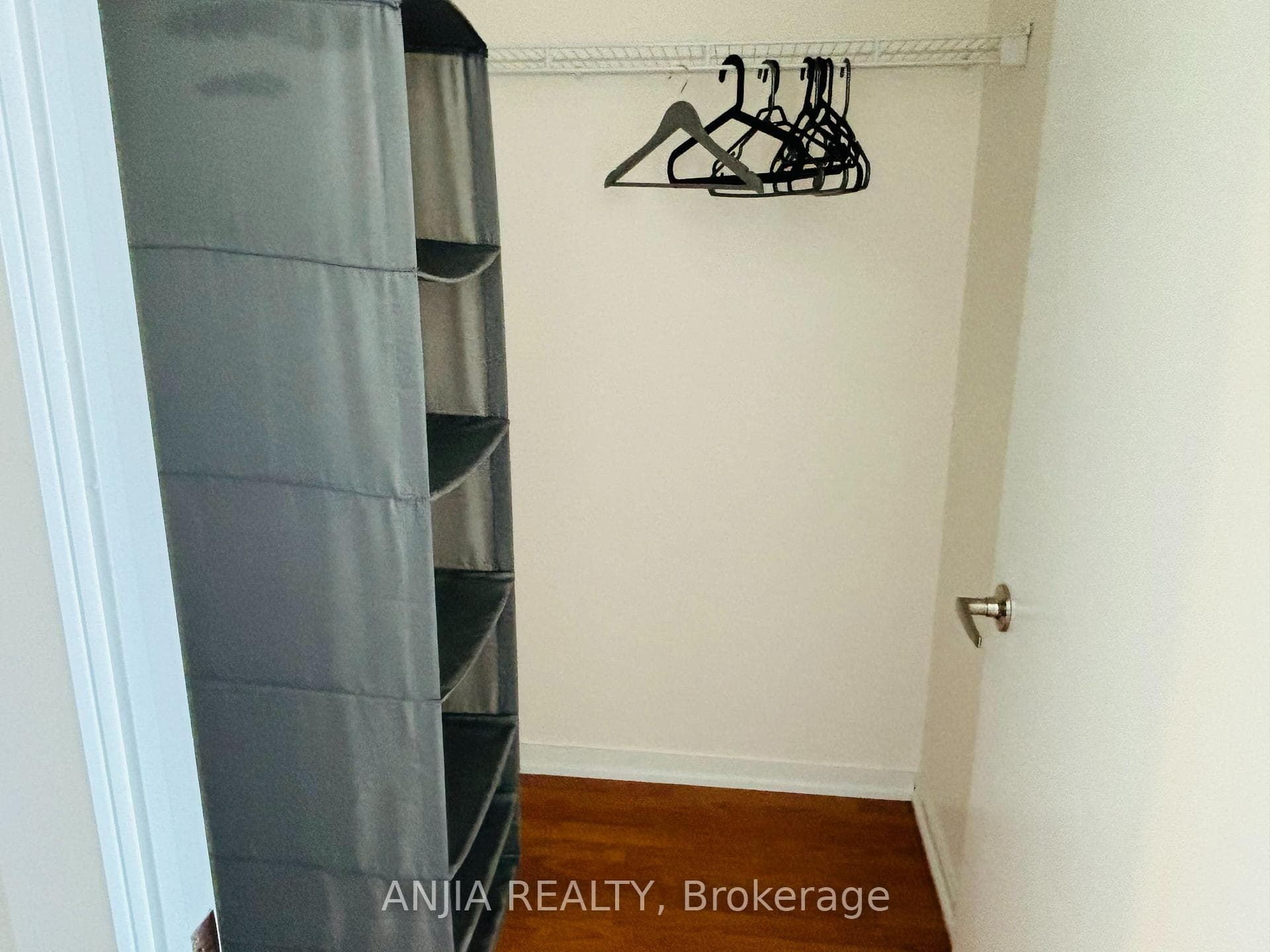 30 Canterbury Place Unit 1601 photo 10