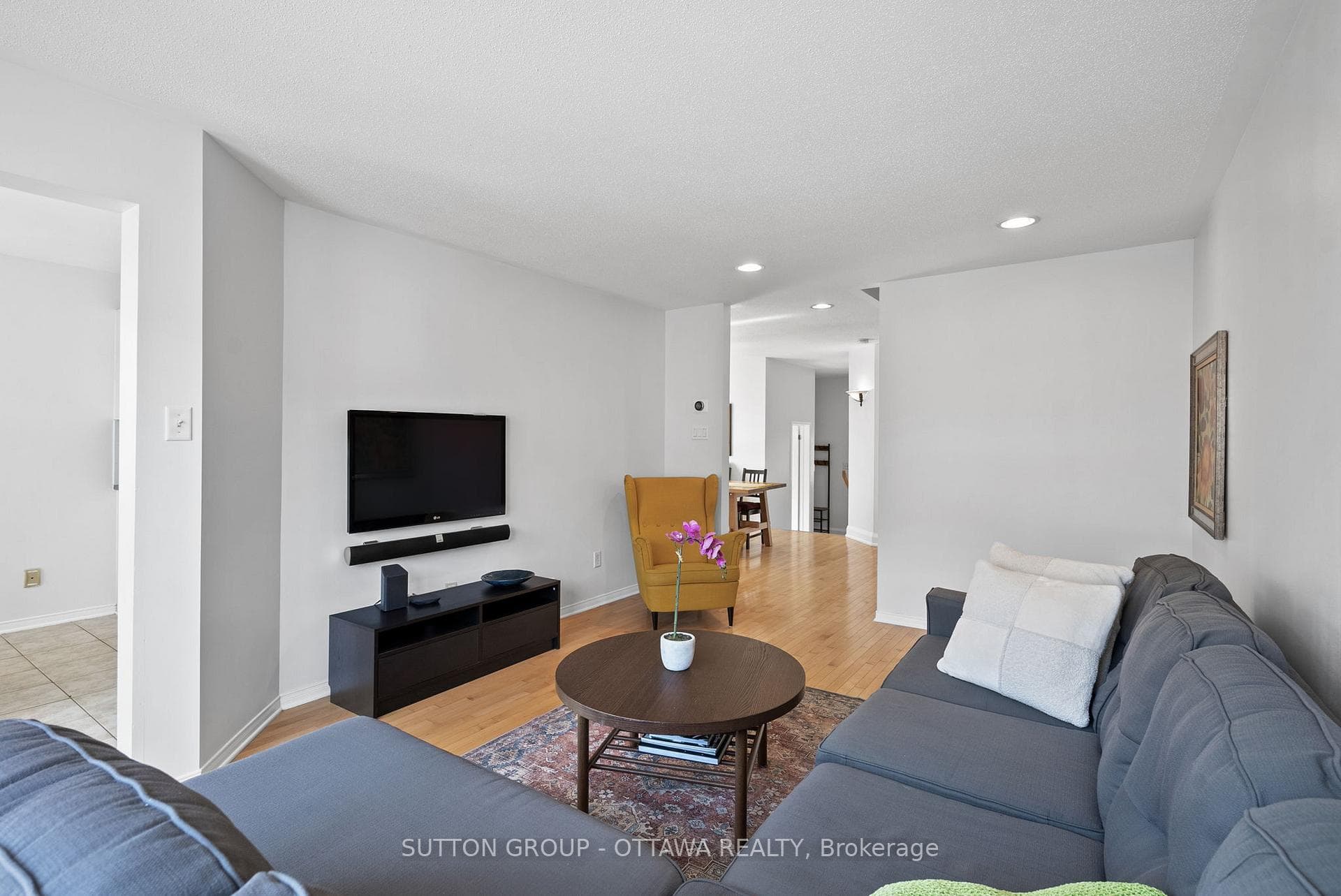 75 SCAMPTON Drive photo 6