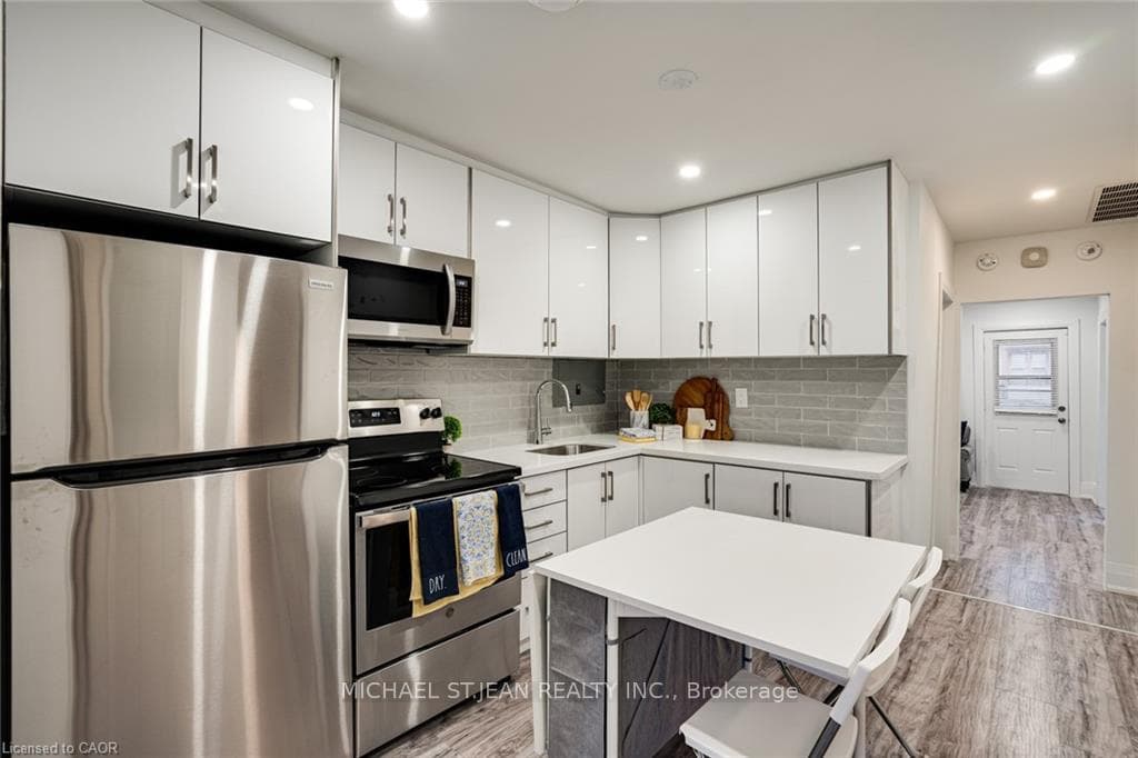24 Vansitmart Avenue photo 17