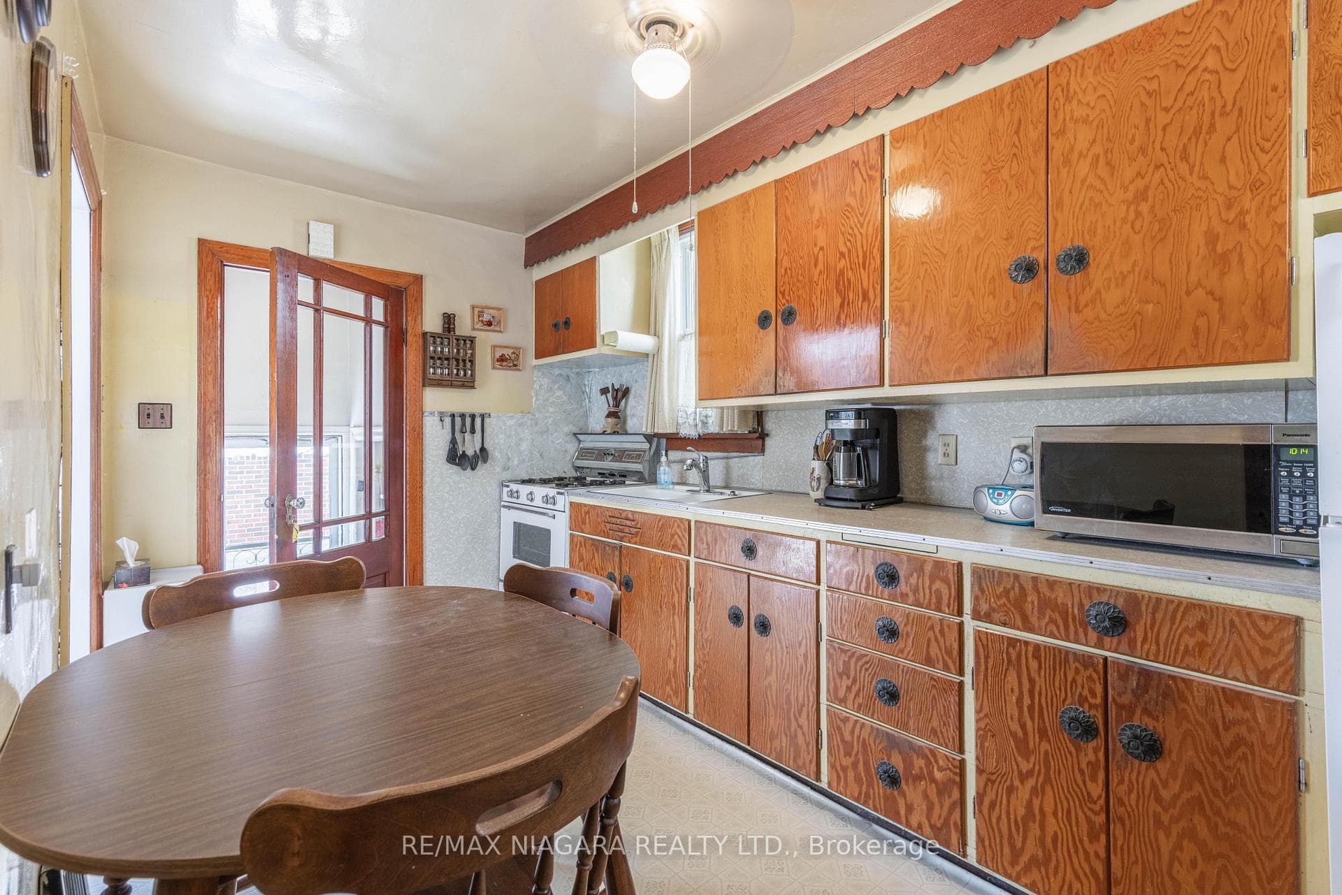 6052 Prospect Street photo 12