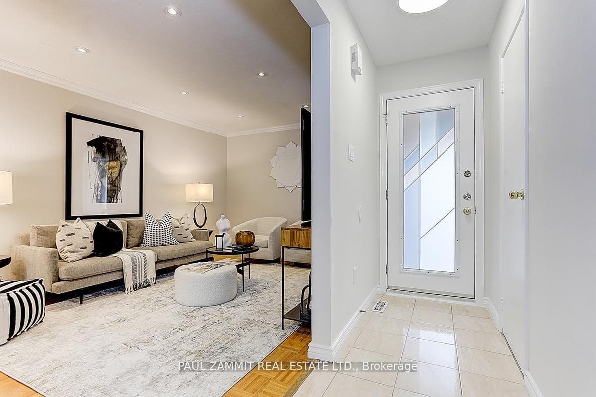 116 Rejane Crescent photo 6