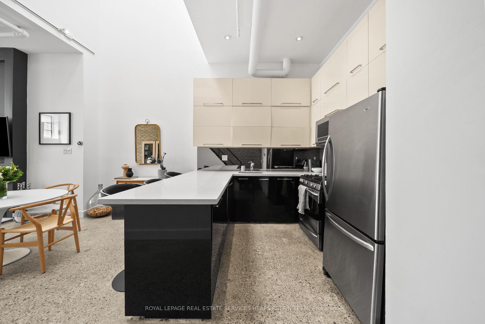 6 Bartlett Avenue Unit 6 photo 3