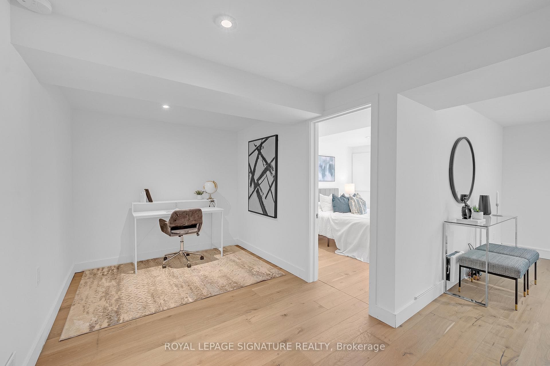 1306 Langdale Crescent photo 21