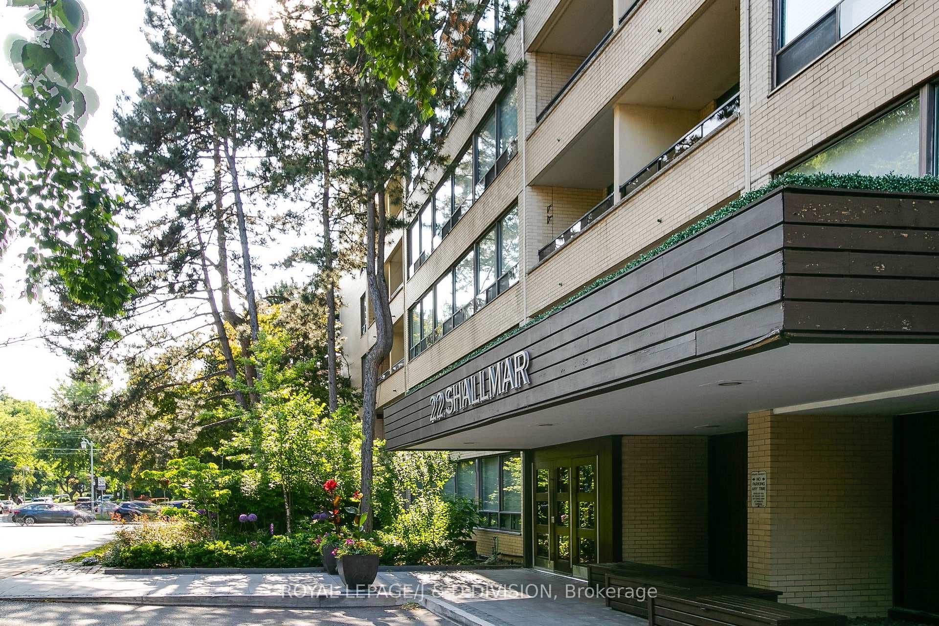 22 Shallmar Boulevard Unit 704 photo 2