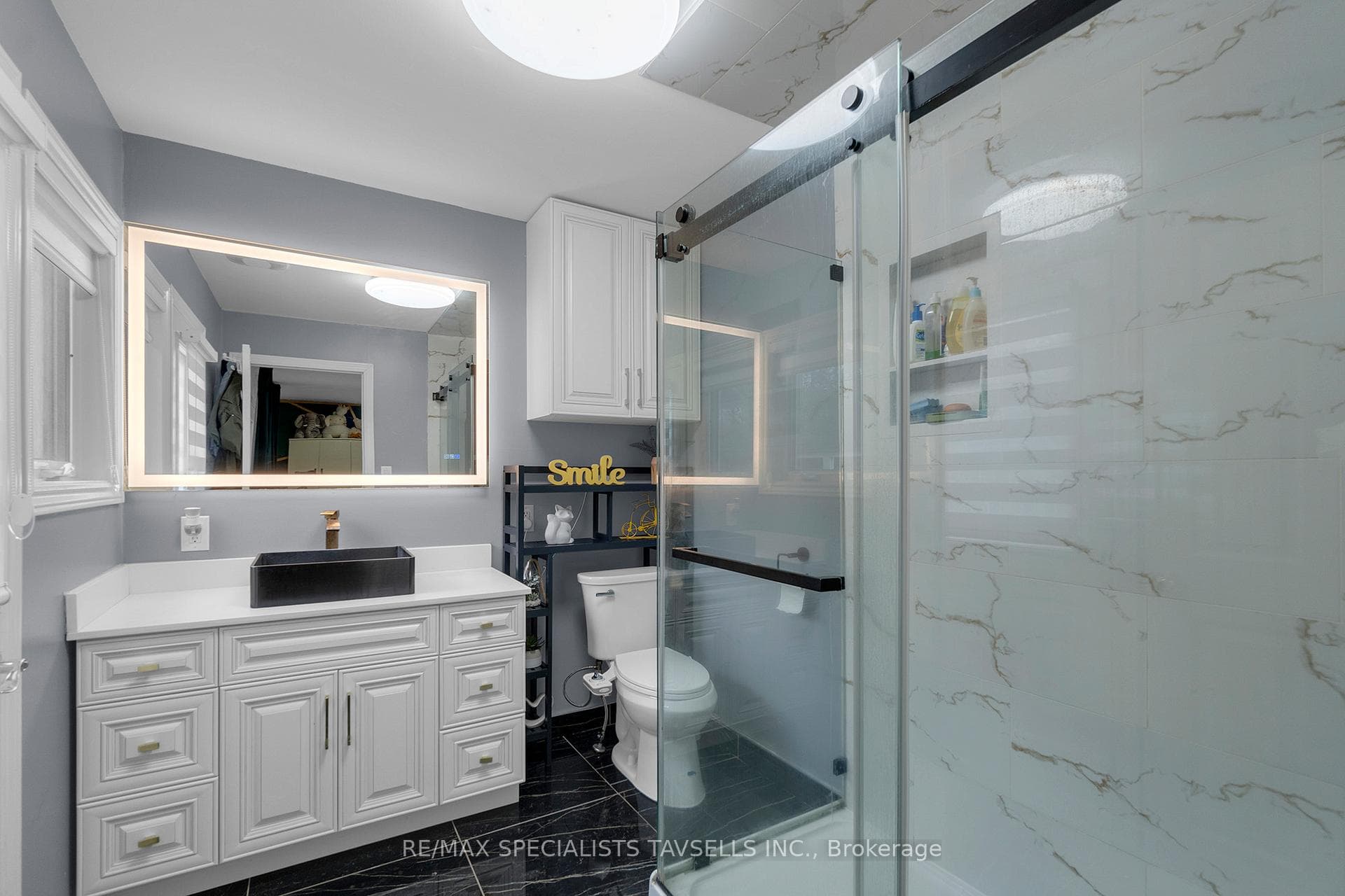1677 Vaughan Drive photo 17