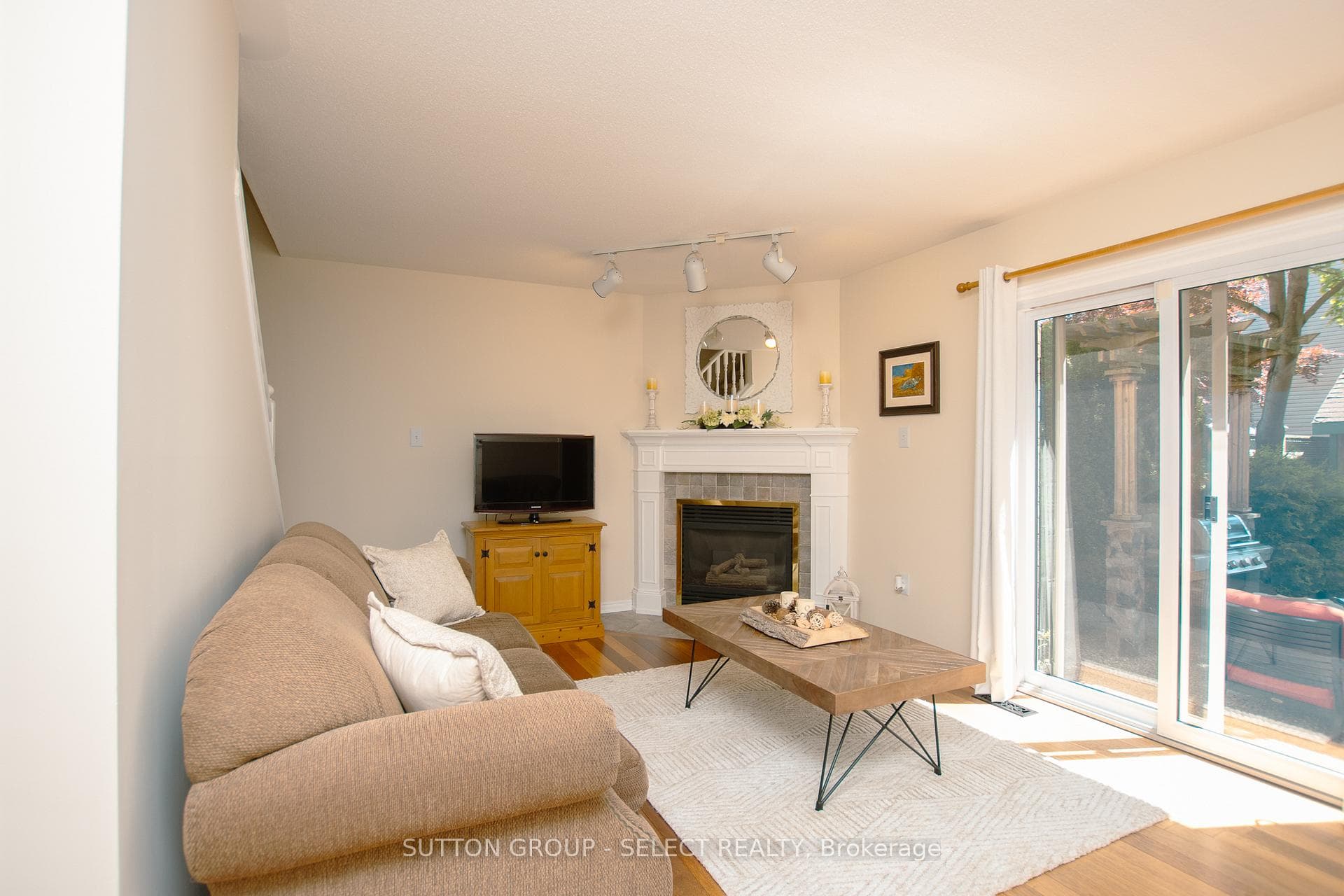 828 Shelborne Street photo 12
