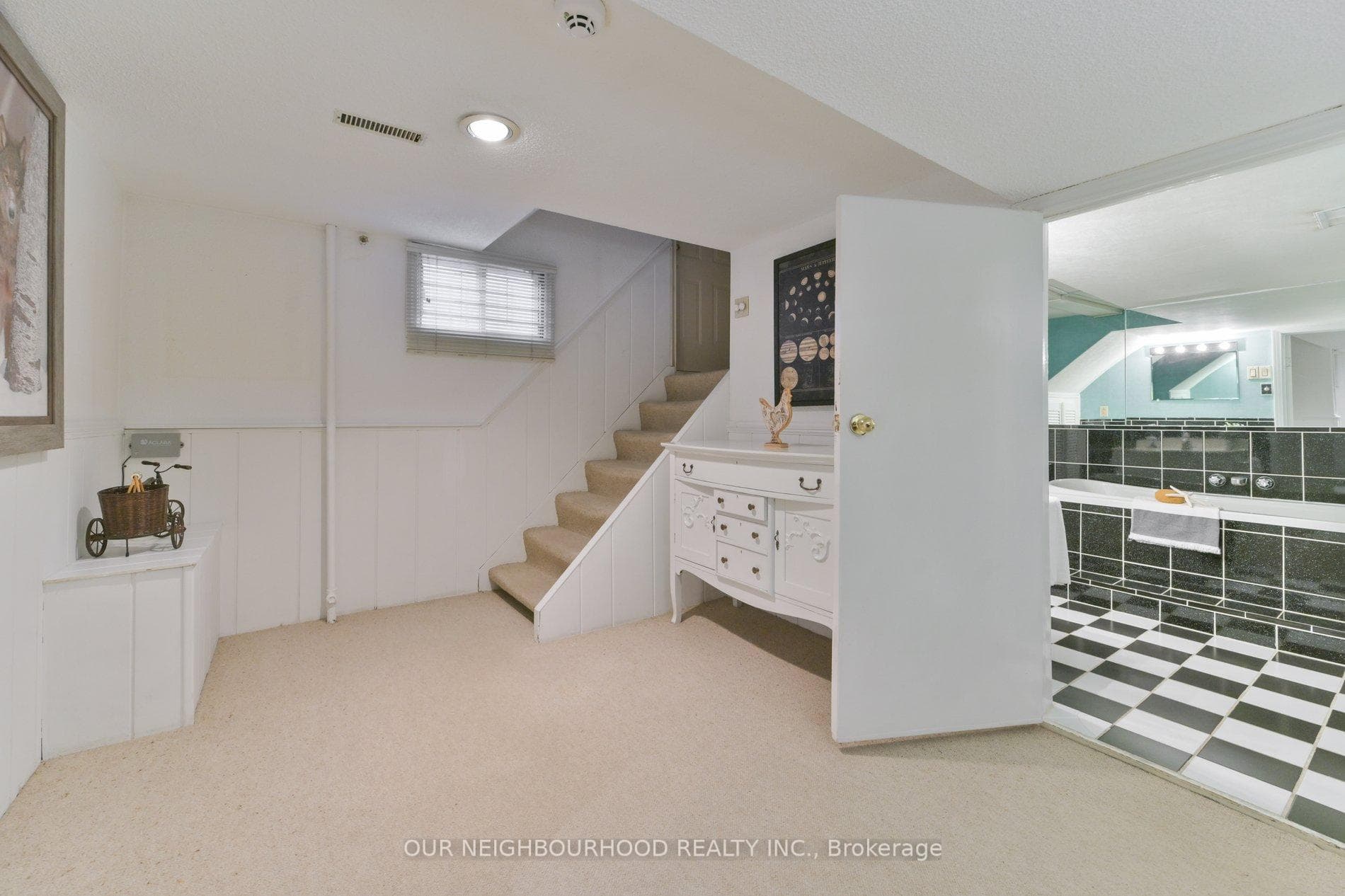 17 Durrington Crescent photo 21