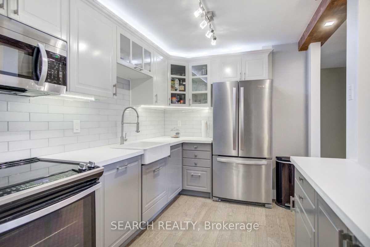 1320 Mississauga Valley Boulevard Unit 206 photo 3