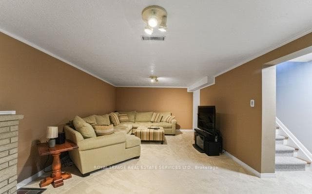185 Rathburn Road photo 16