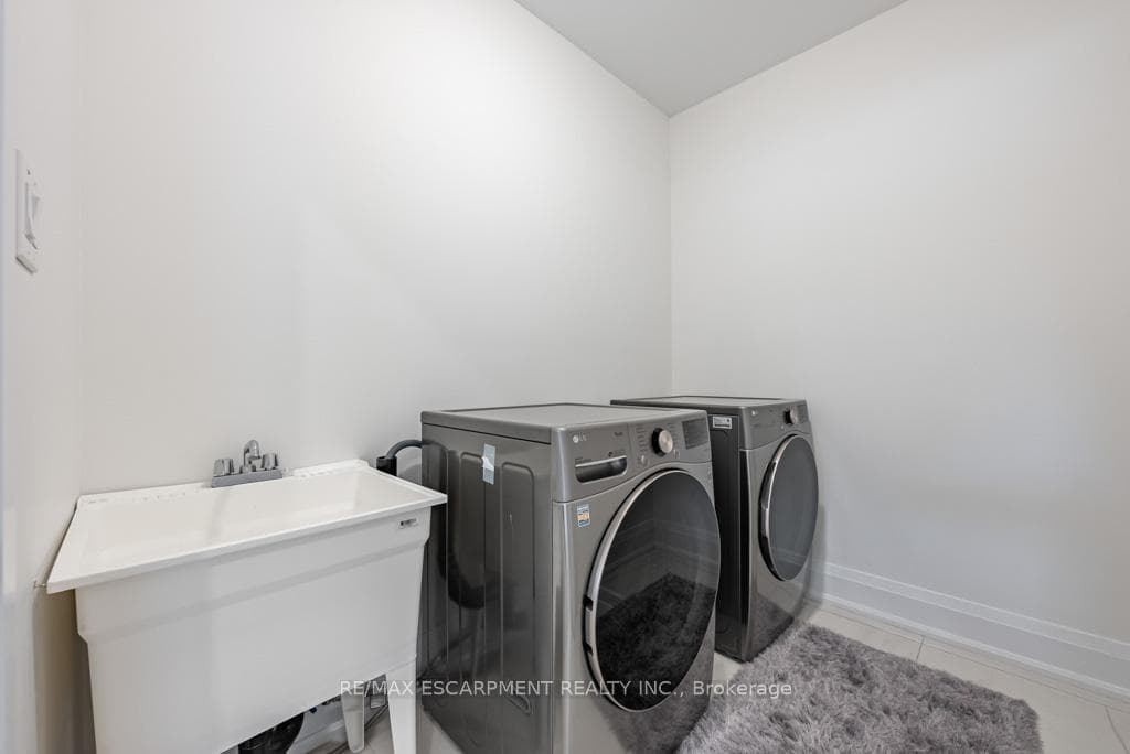 121 FIDDLERS GREEN Road Unit 2 photo 22