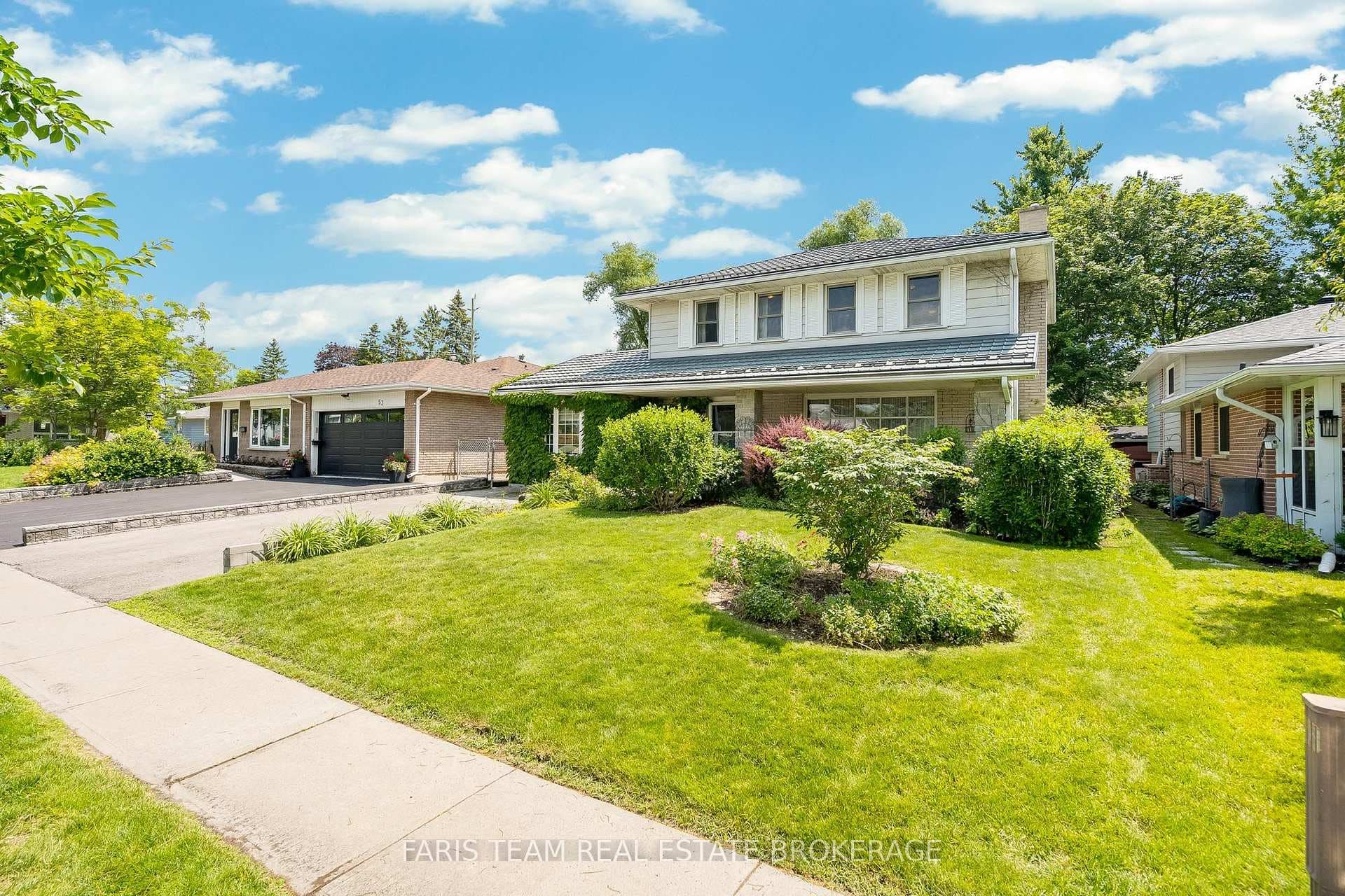 51 Davies Crescent photo 3