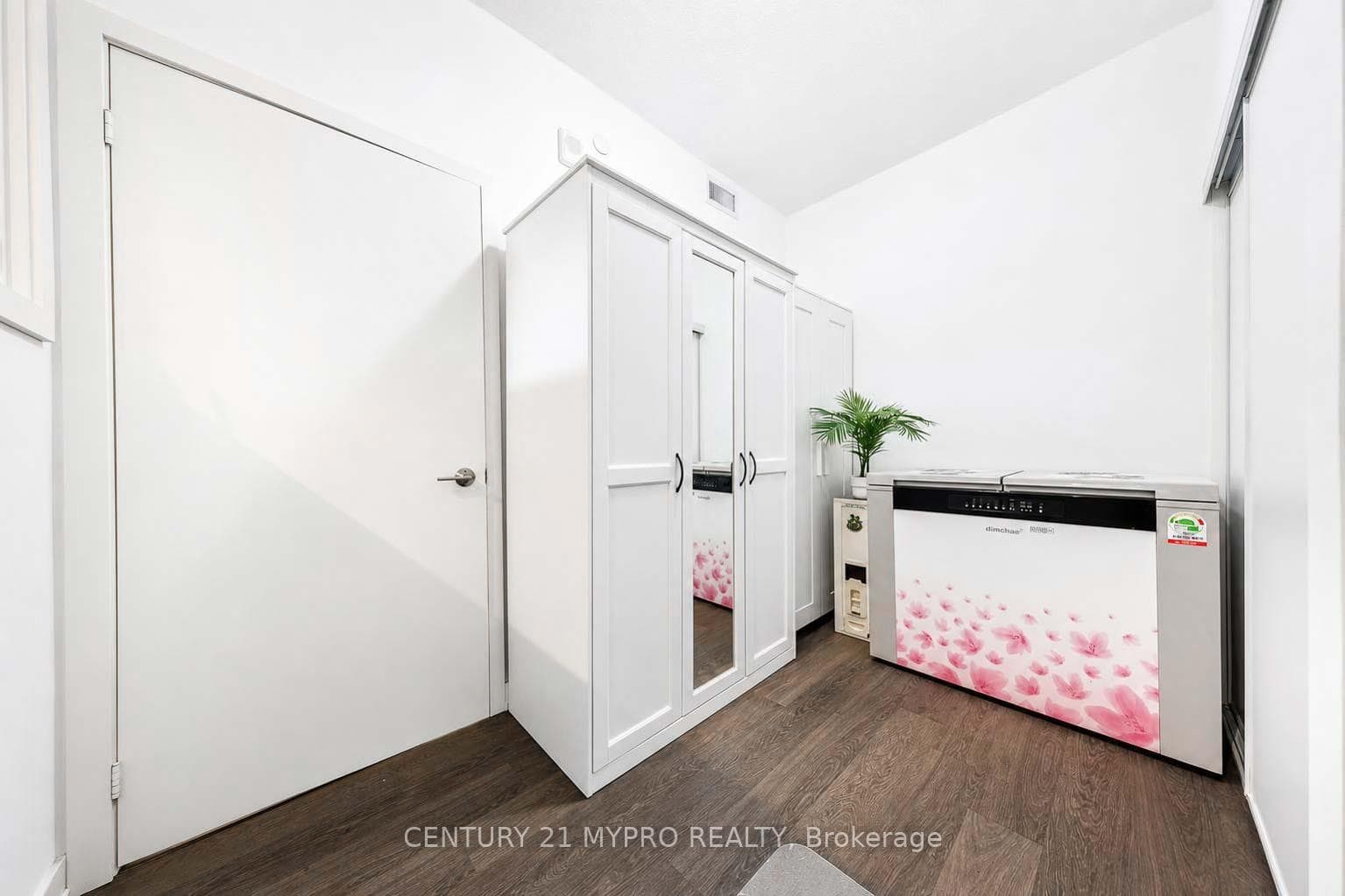 555 William Graham Drive Unit 320 photo 23