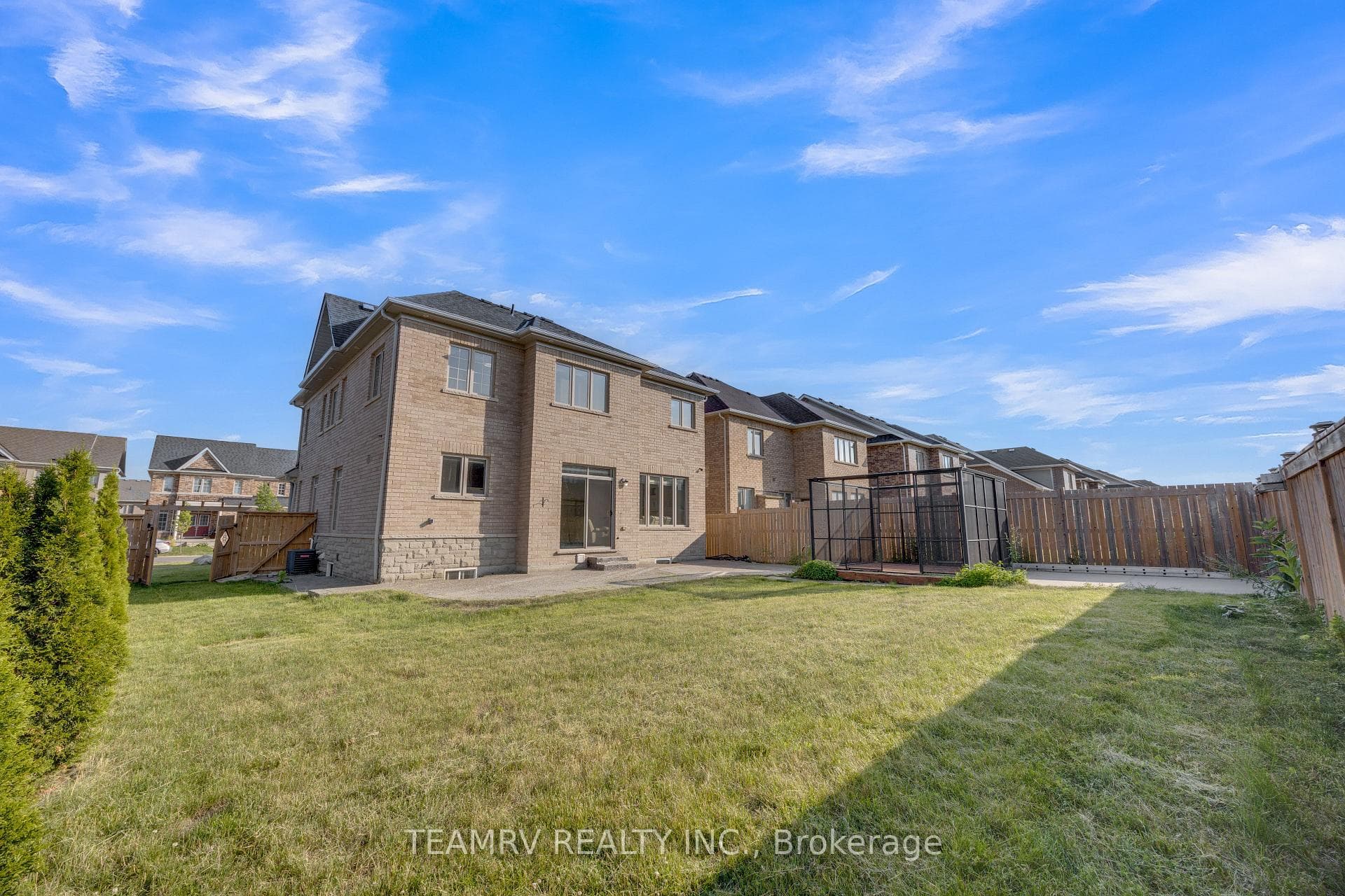 1161 Upper Thames Drive photo 49