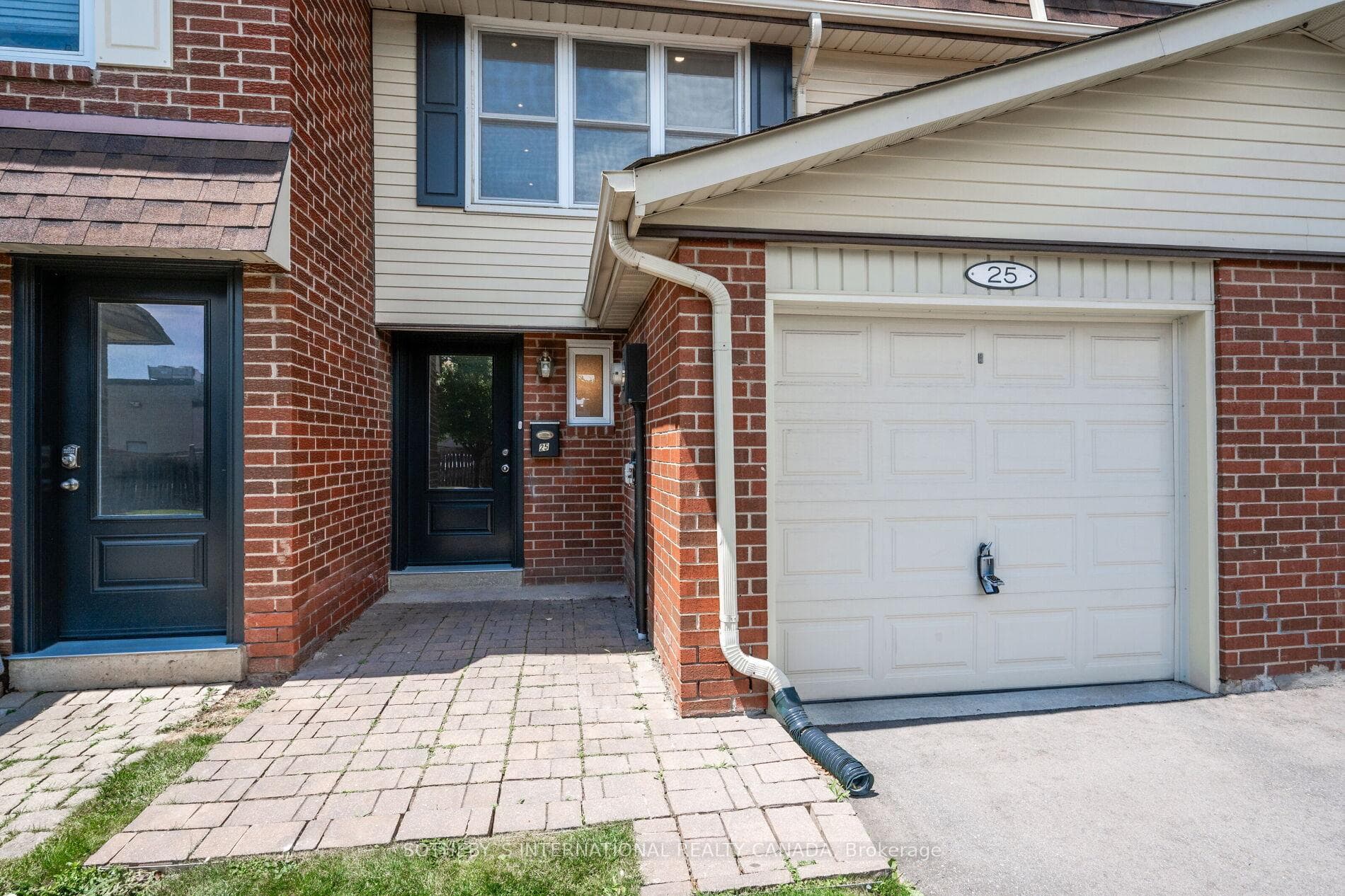 30 Heslop Road Unit 25 photo 2