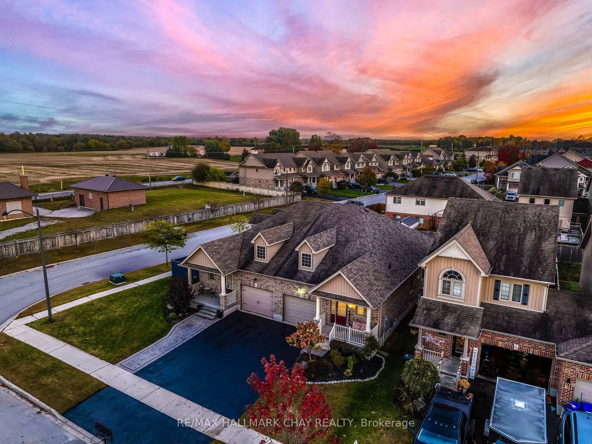 98 Banting Crescent photo 5