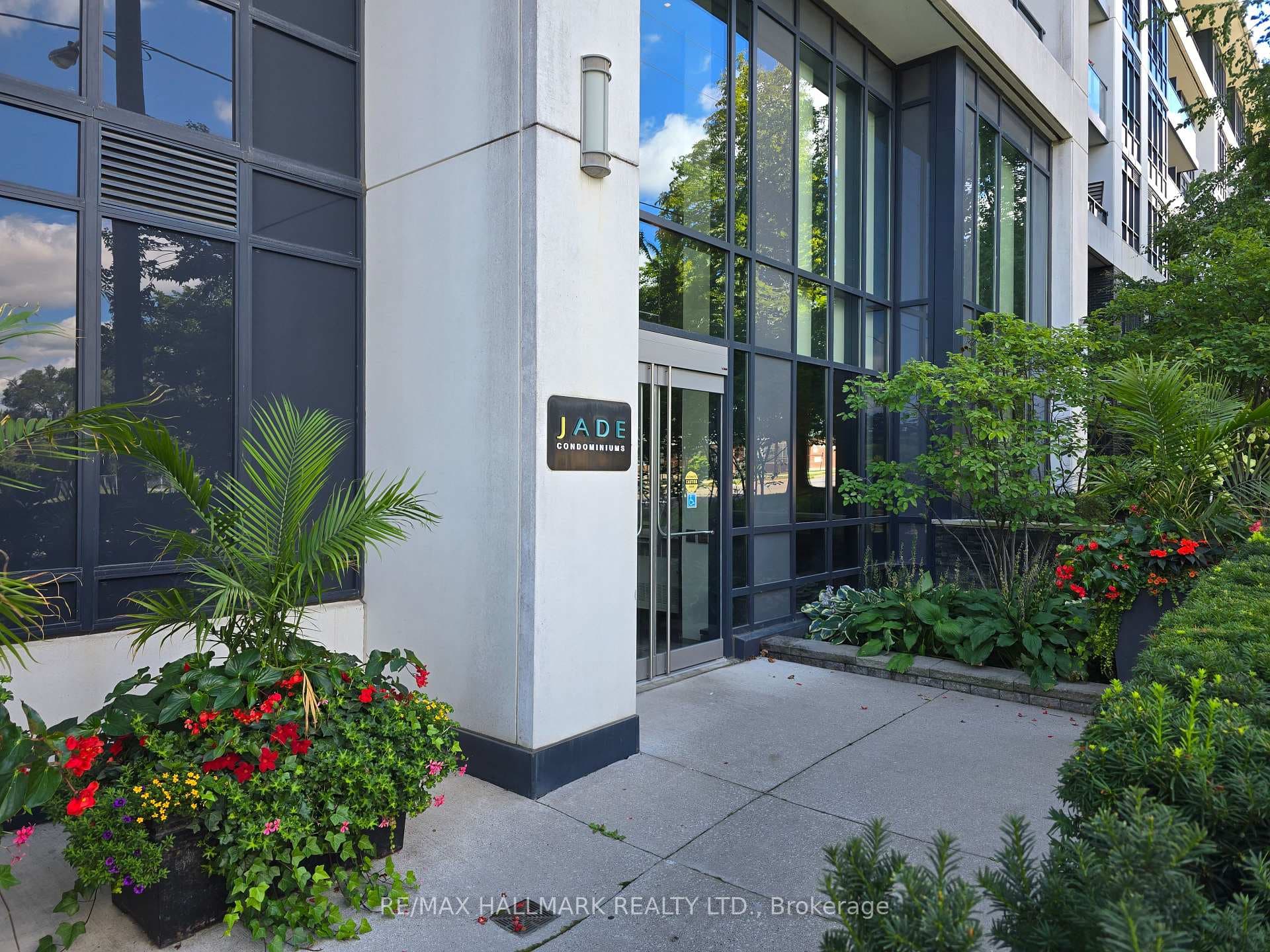 399 Spring Garden Avenue Unit 316 photo 2