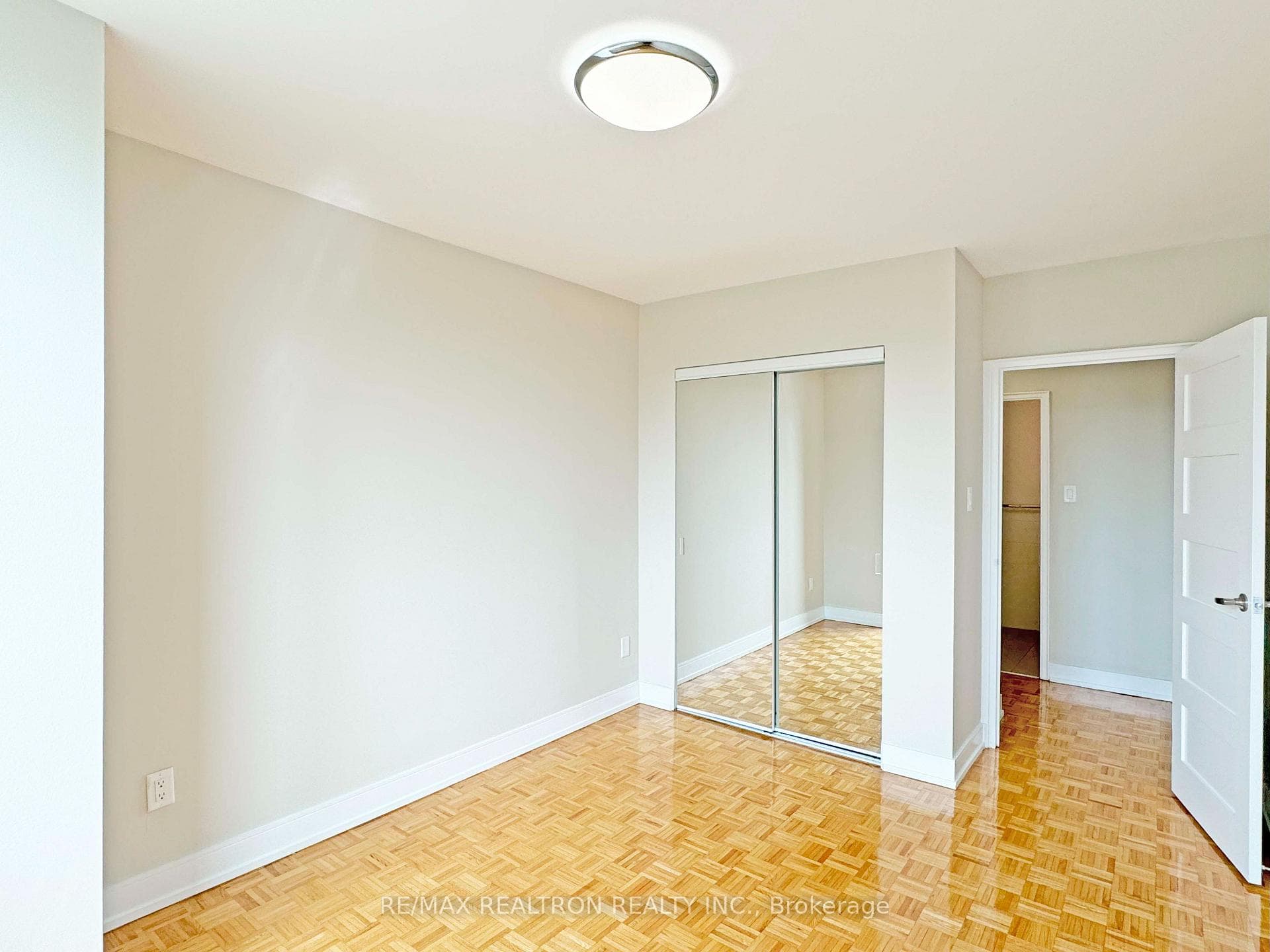 10 Shallmar Boulevard Unit 607 photo 14