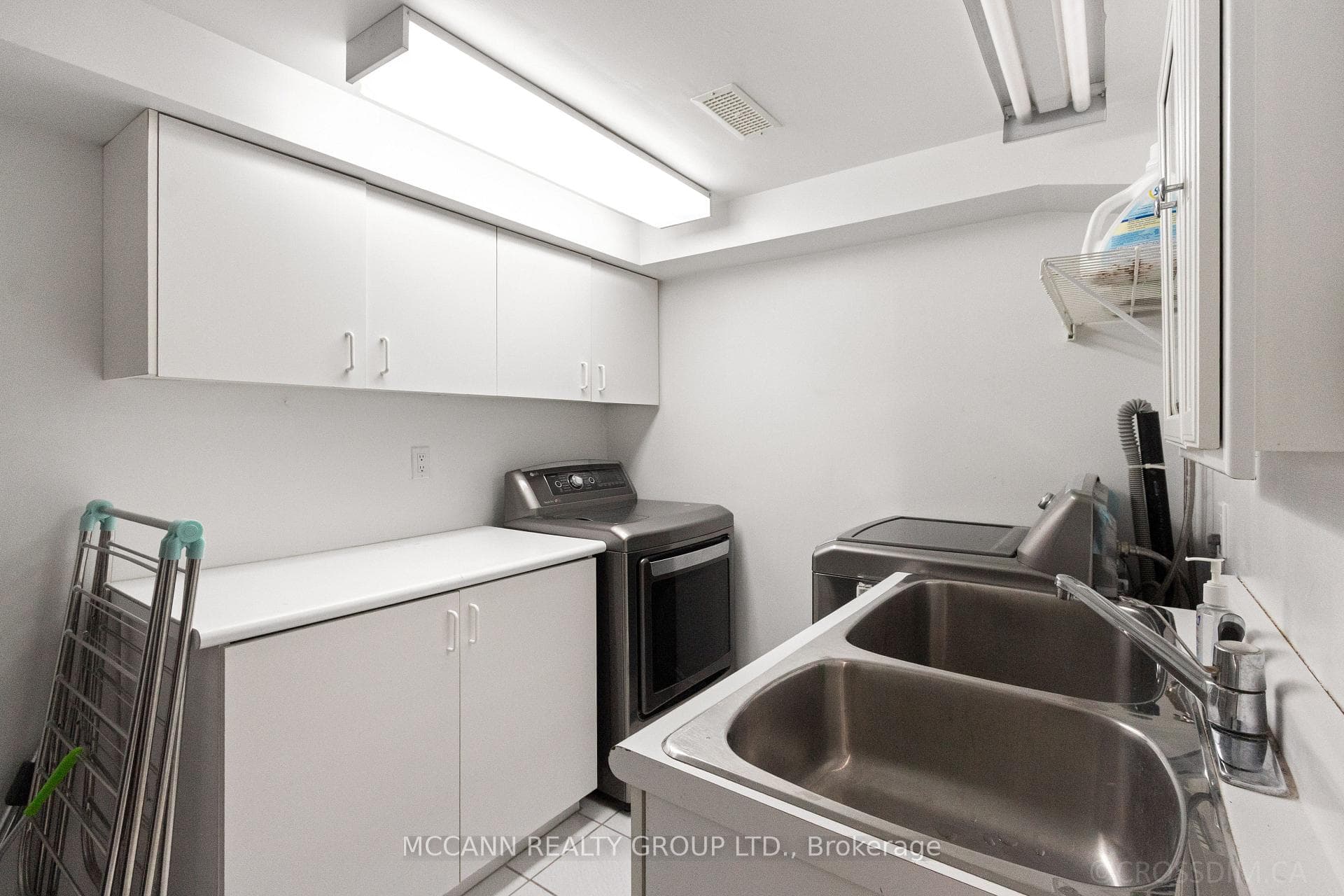 27 Strathgowan Crescent photo 42