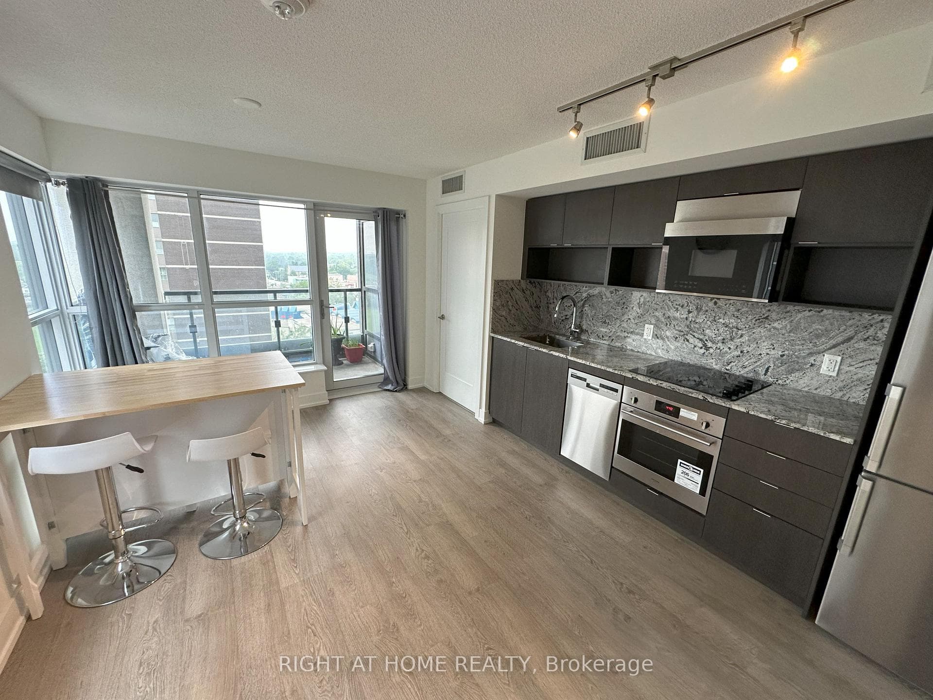 9 Mabelle Avenue Unit 1316 photo 12