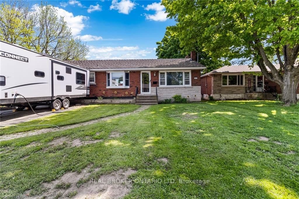 21 LINDEL Crescent photo 20