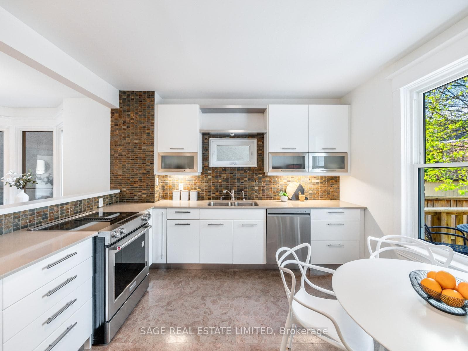 12 Ravina Crescent photo 10