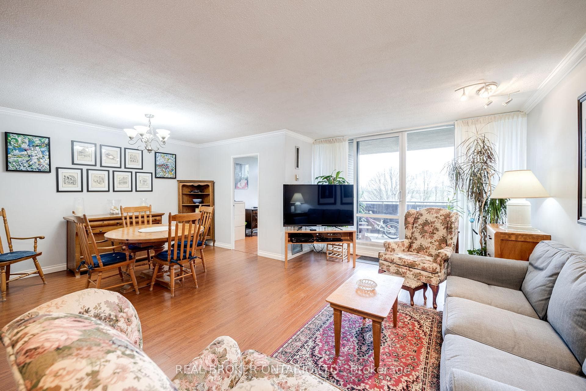 Open Concept Living/Dining Room