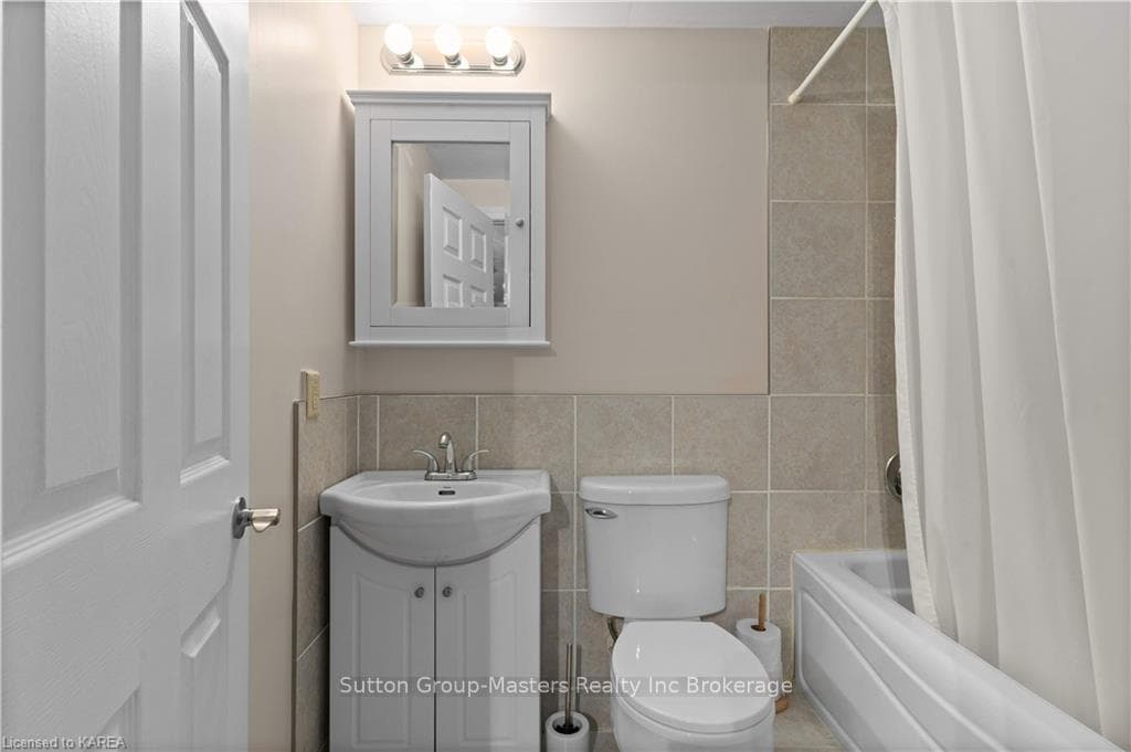 182 COLEBROOK Road photo 20