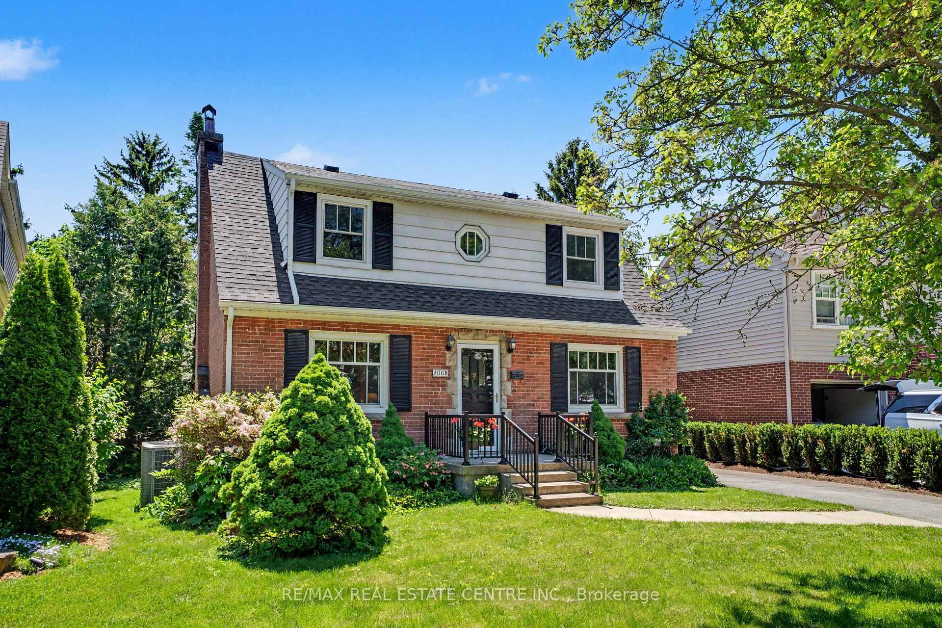 2068 Wellington Avenue photo 2