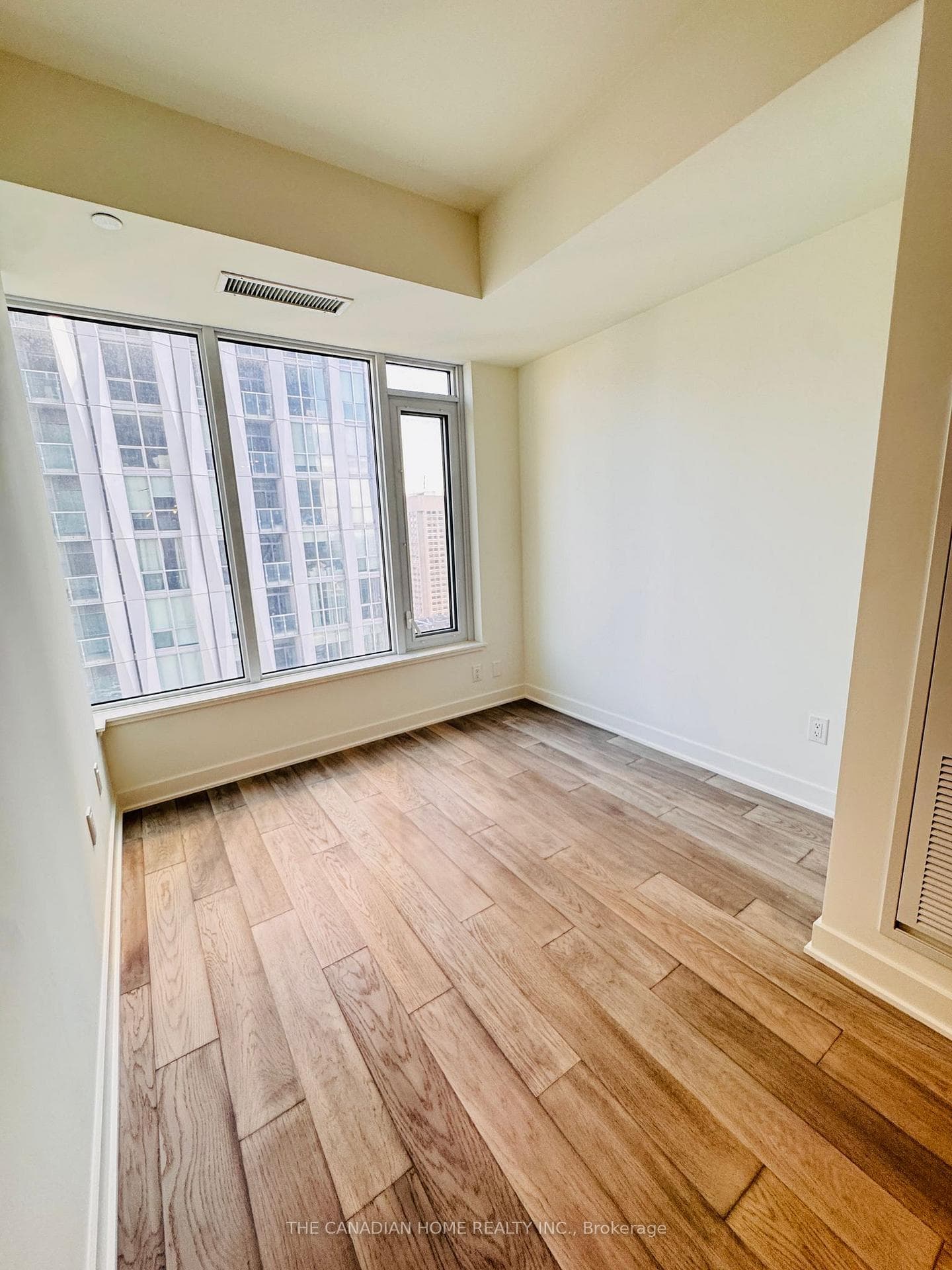 11 Yorkville Avenue Unit 3205 photo 15