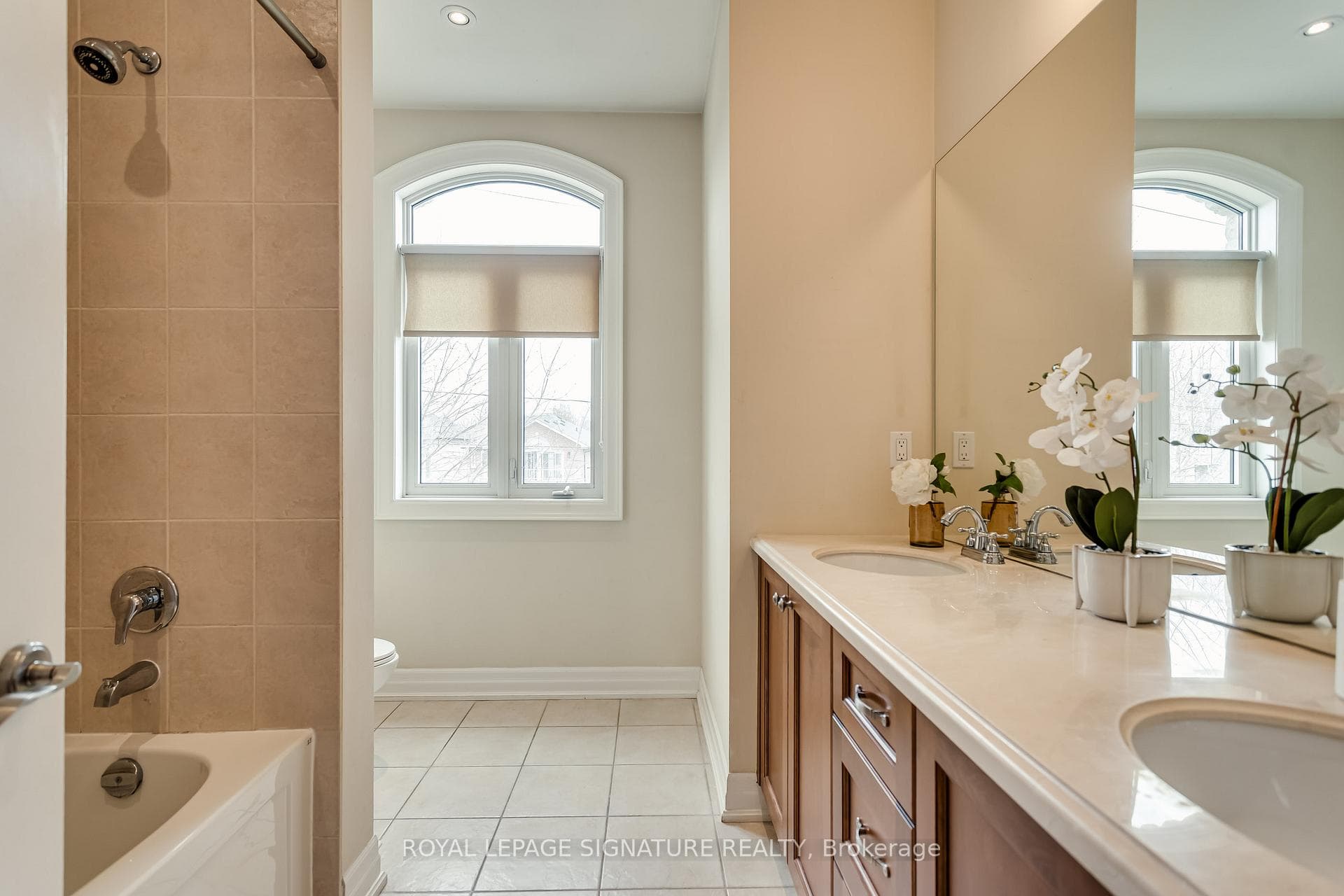 12 Silverton Avenue photo 26