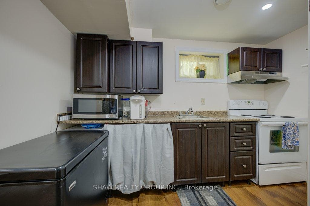 7440 Goreway Drive Unit 22 photo 25