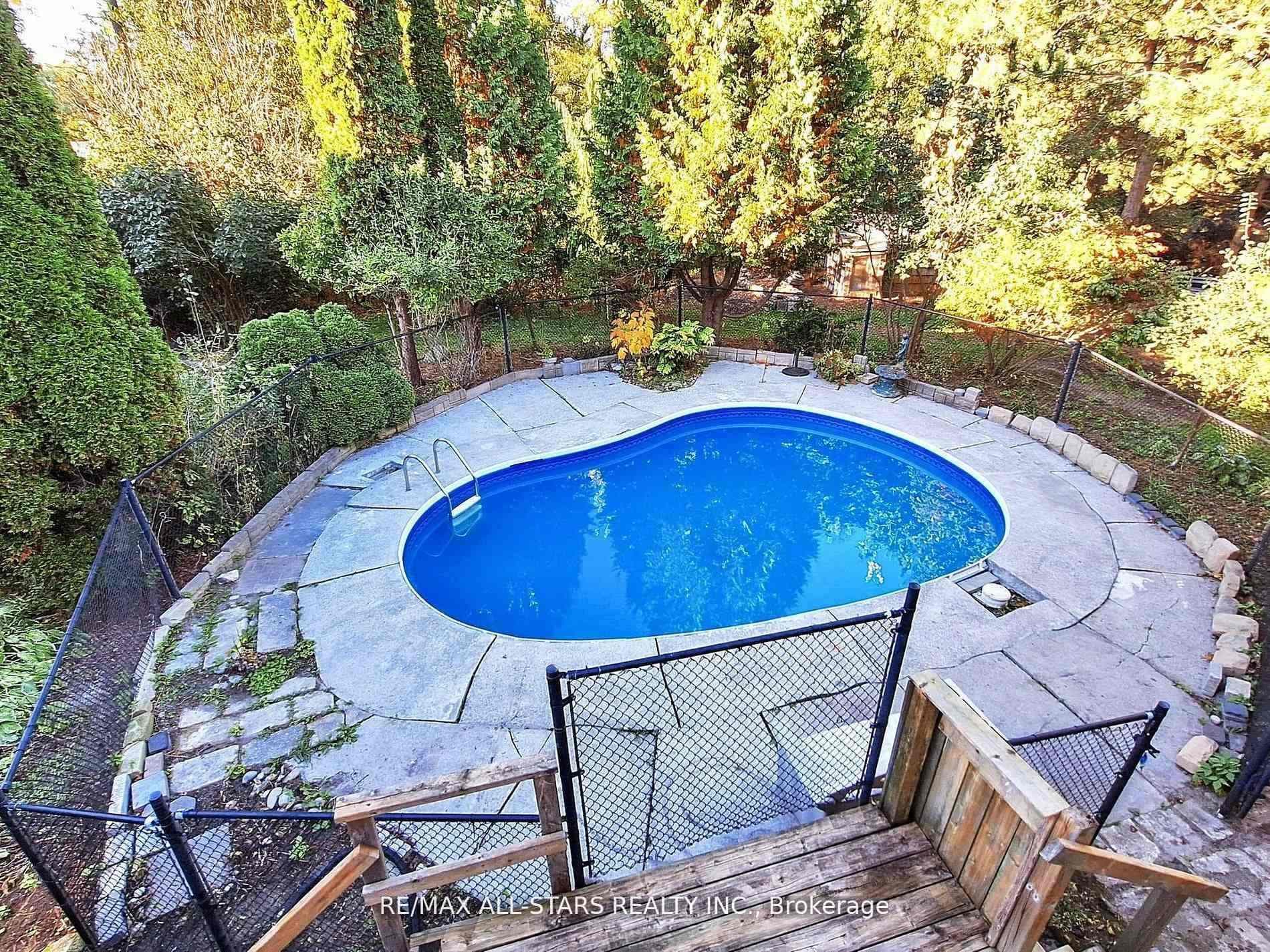 40 Riverglen Drive photo 38